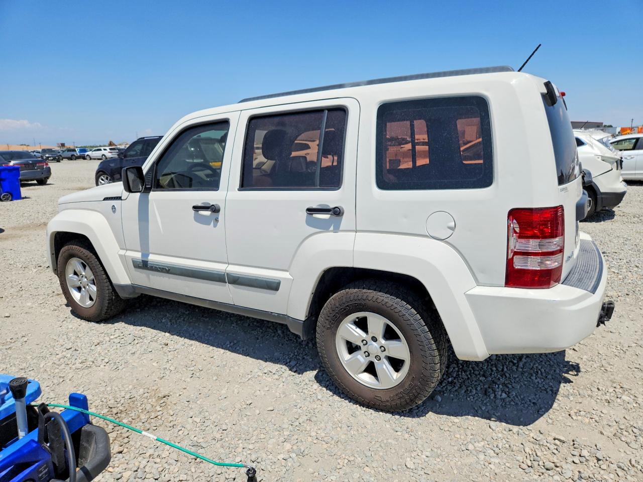 2010 Jeep Liberty Sport Белый vin: 1J4PN2GK4AW128561