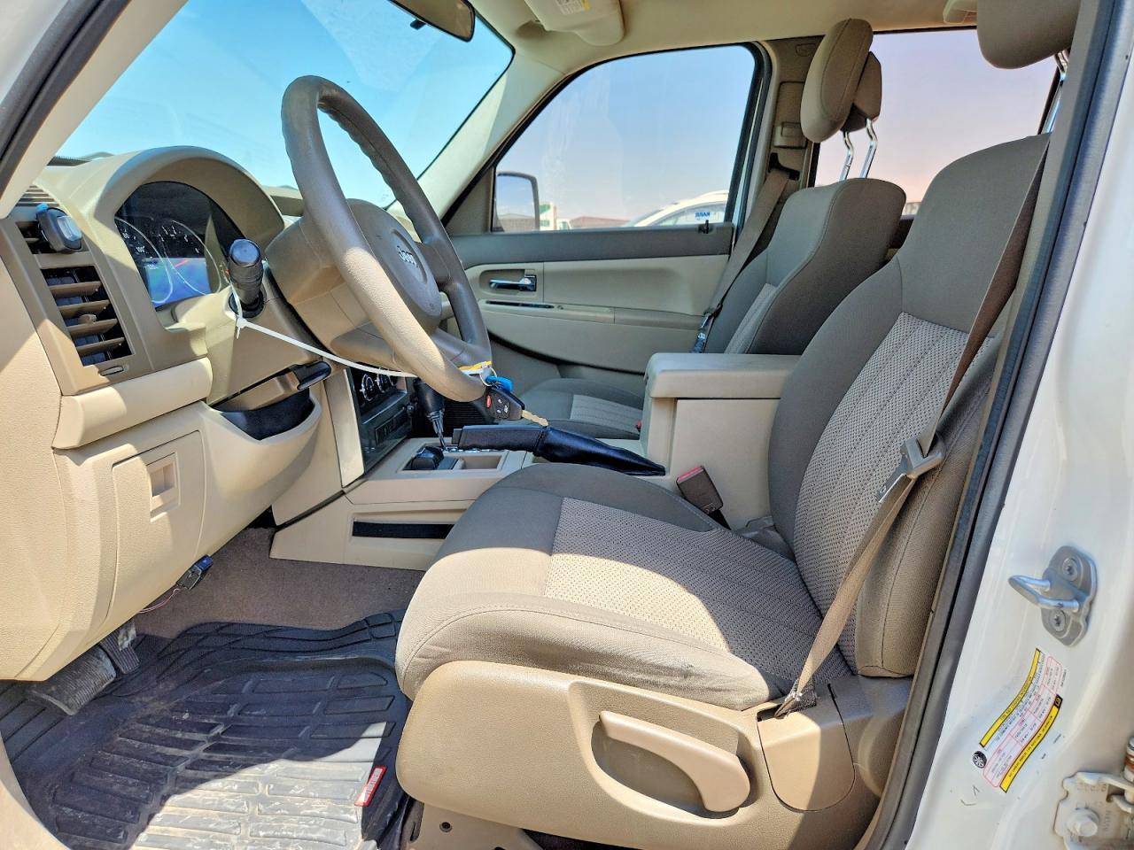 2010 Jeep Liberty Sport Белый vin: 1J4PN2GK4AW128561