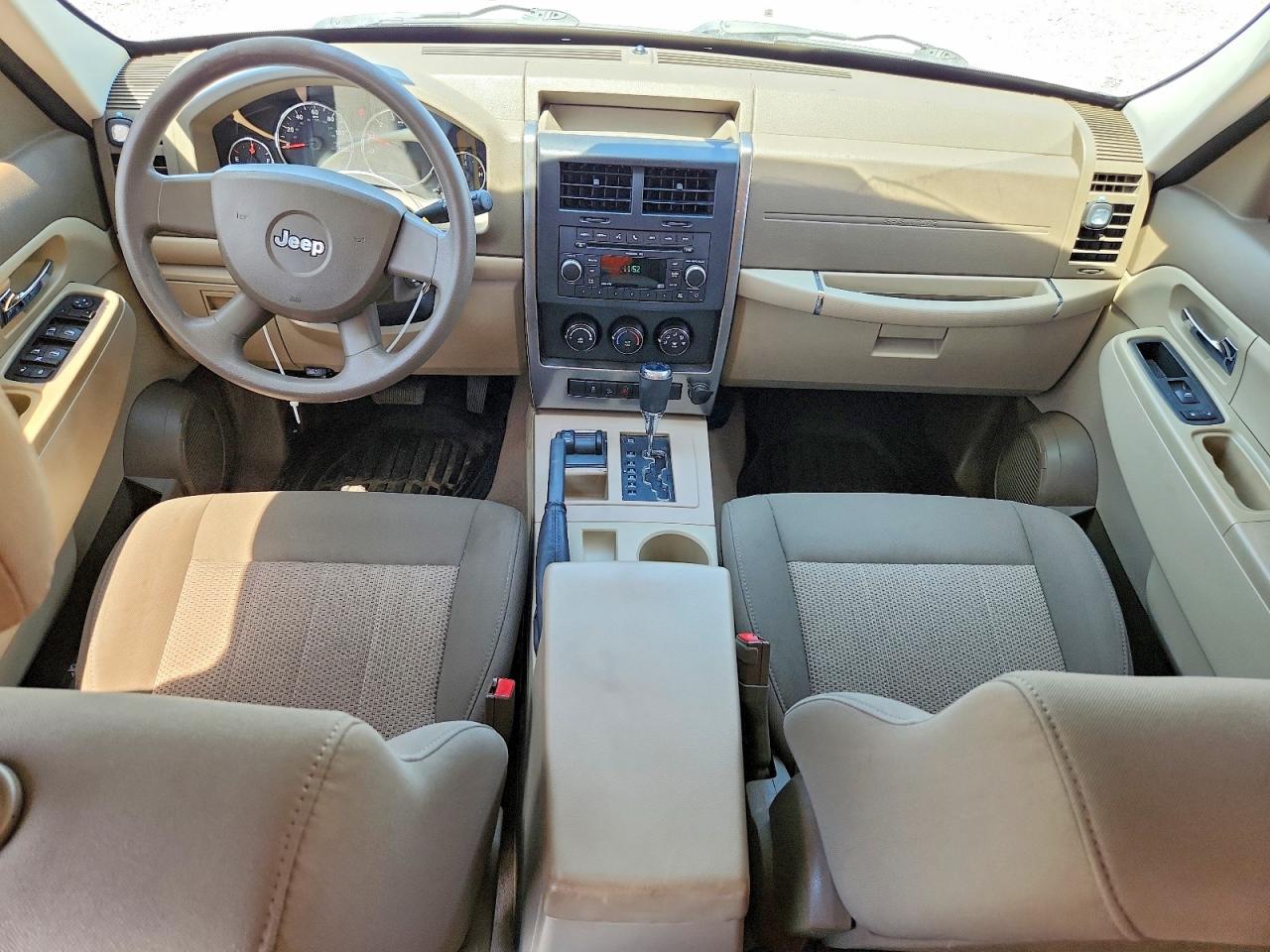 2010 Jeep Liberty Sport Белый vin: 1J4PN2GK4AW128561
