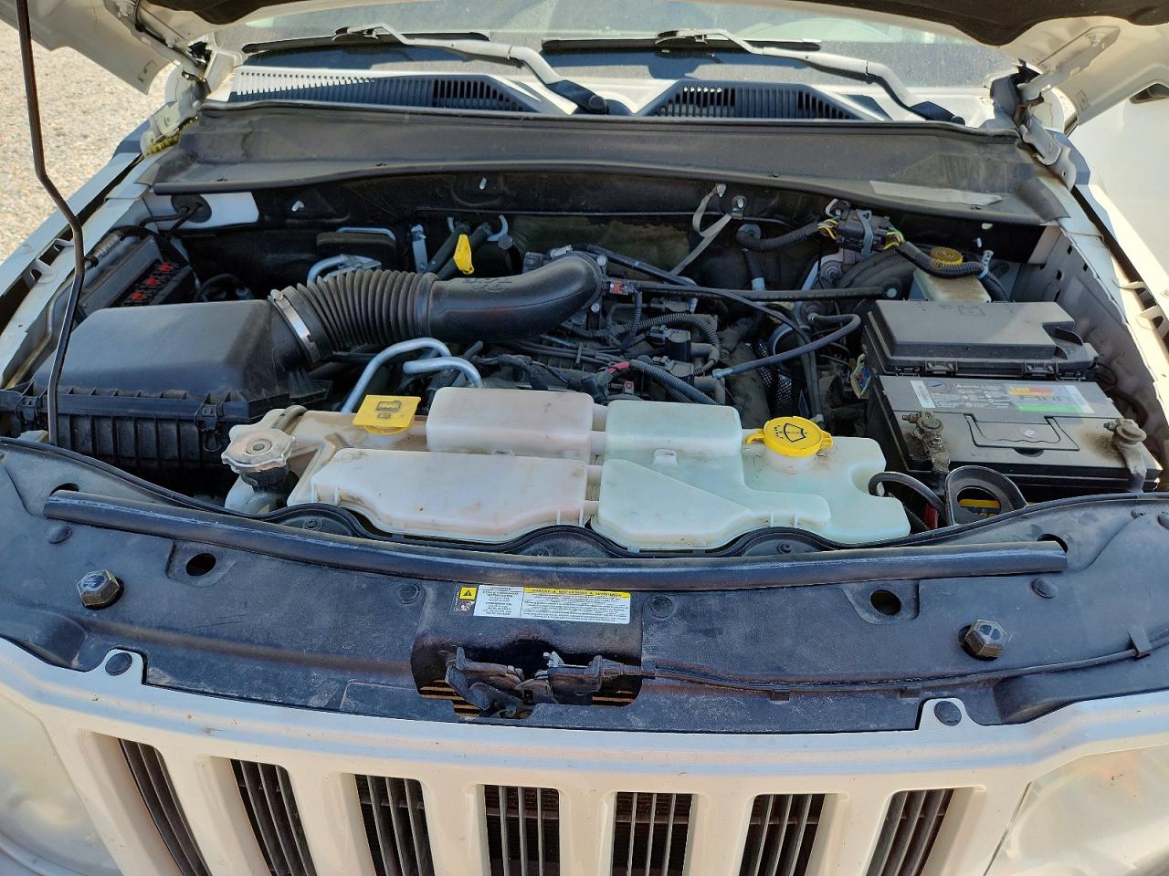 2010 Jeep Liberty Sport Белый vin: 1J4PN2GK4AW128561