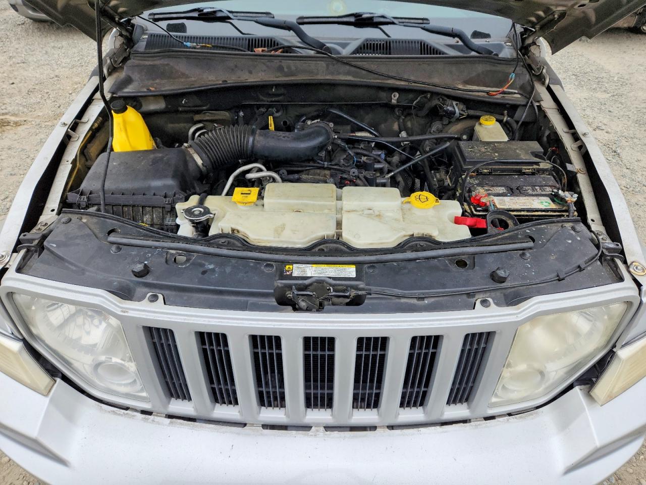 2011 Jeep Liberty Sport Silver vin: 1J4PN2GK4BW579667