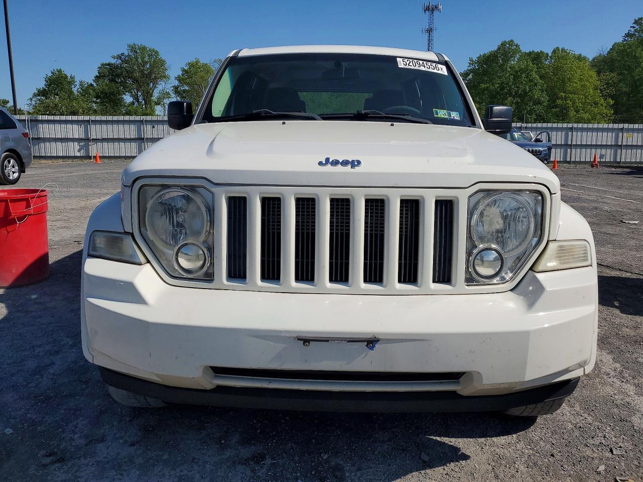 2010 Jeep Liberty Sport Белый vin: 1J4PN2GK5AW133025