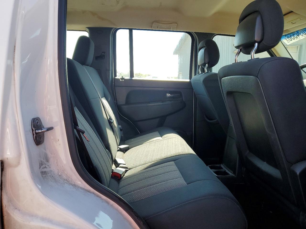 2010 Jeep Liberty Sport Белый vin: 1J4PN2GK5AW133025