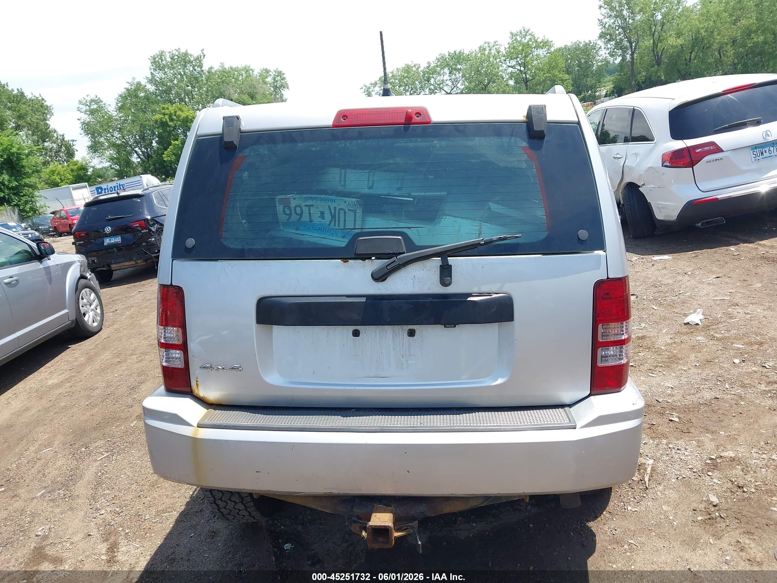 2011 Jeep Liberty Sport Silver vin: 1J4PN2GK5BW586501