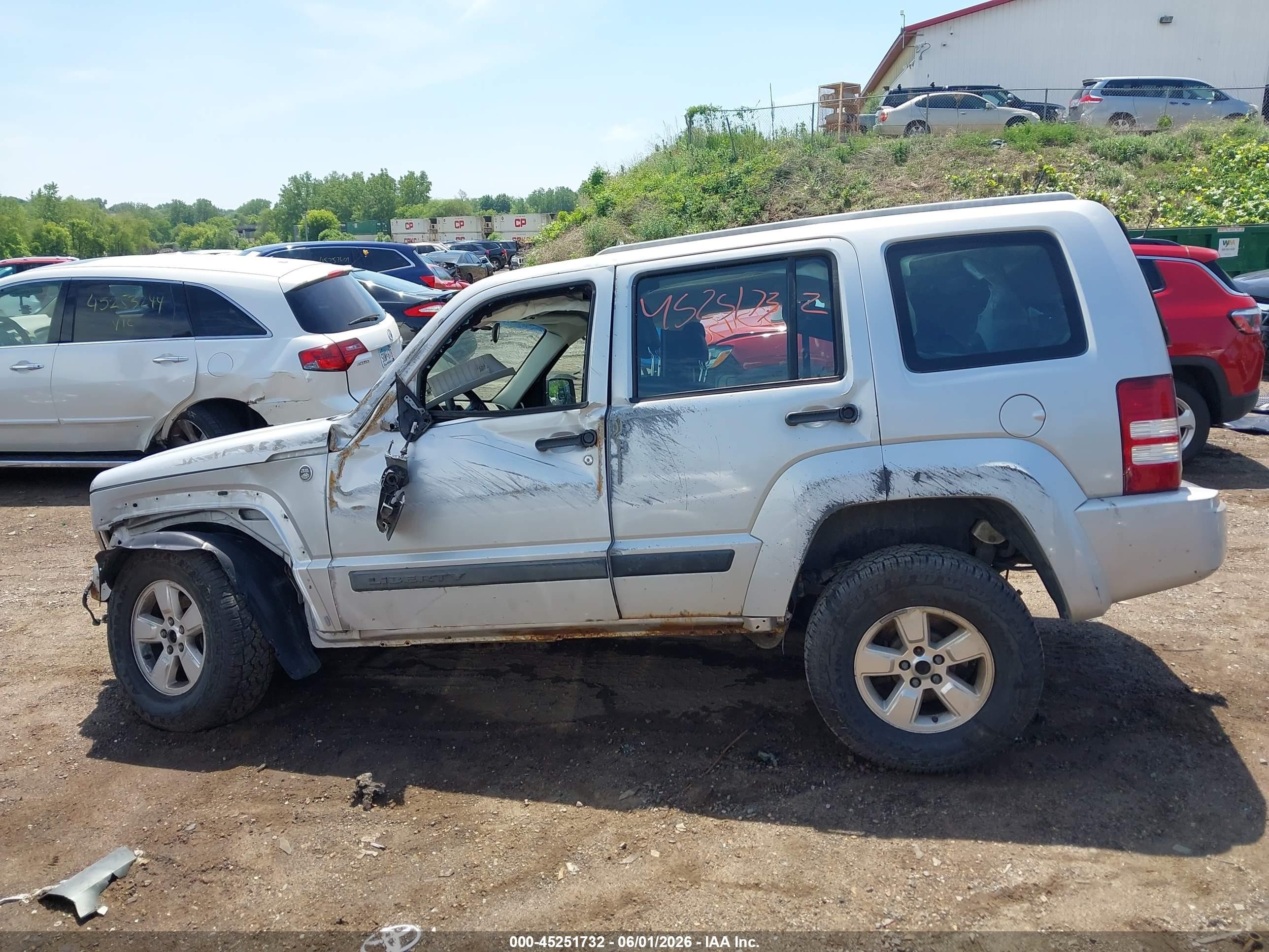 2011 Jeep Liberty Sport Silver vin: 1J4PN2GK5BW586501