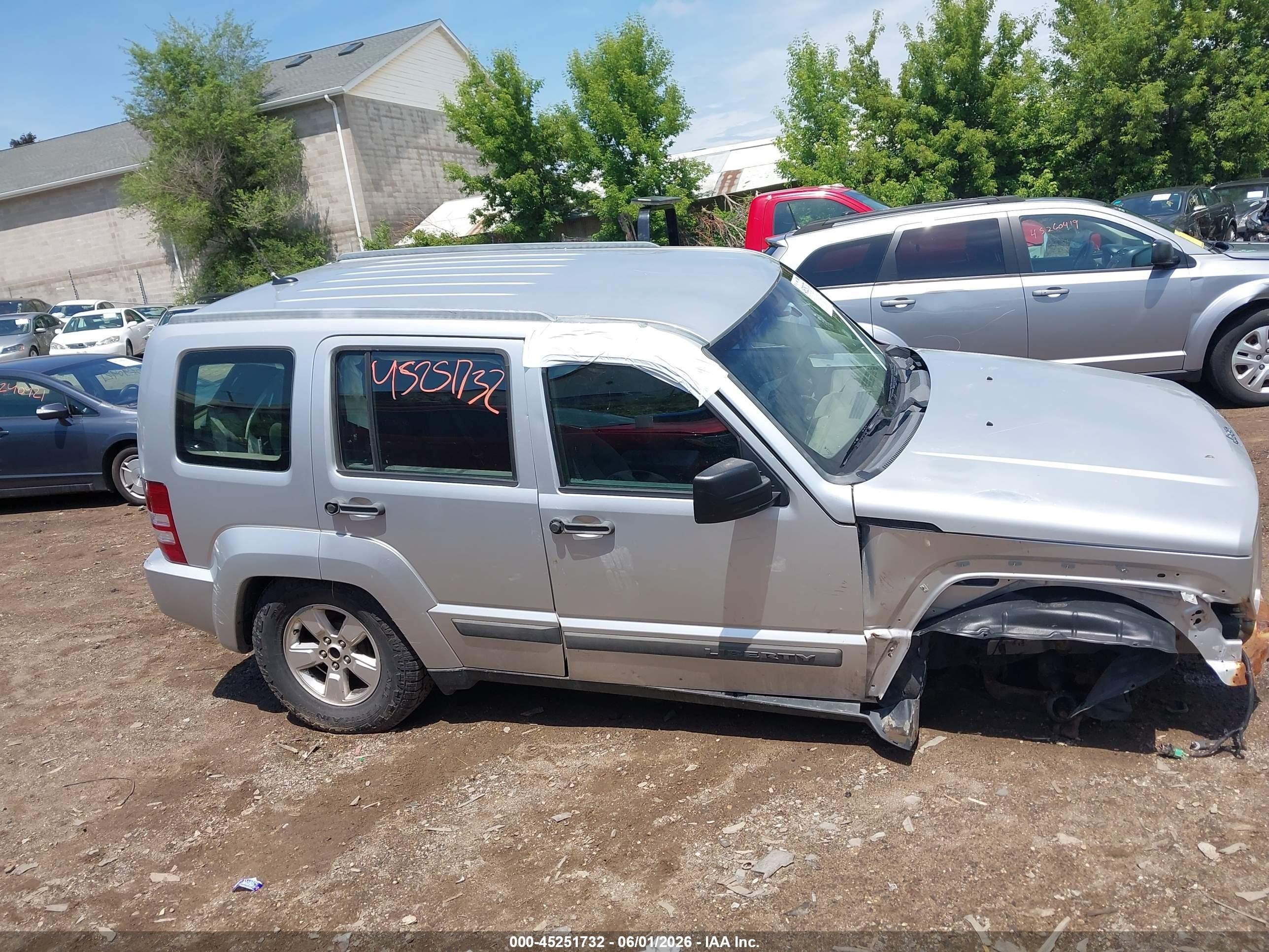 2011 Jeep Liberty Sport Silver vin: 1J4PN2GK5BW586501