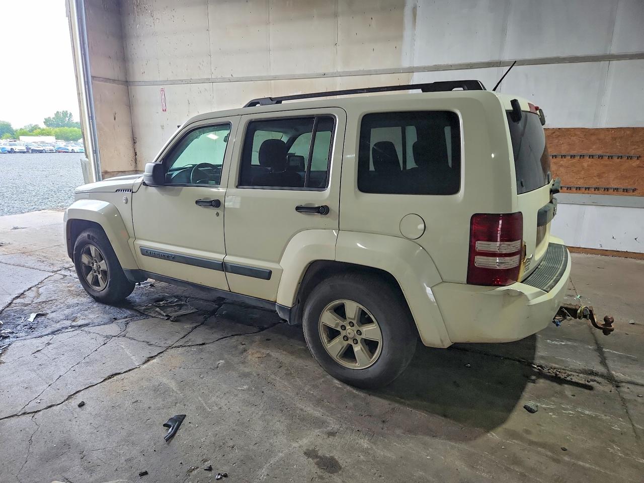 2010 Jeep Liberty Sport White vin: 1J4PN2GK6AW111583