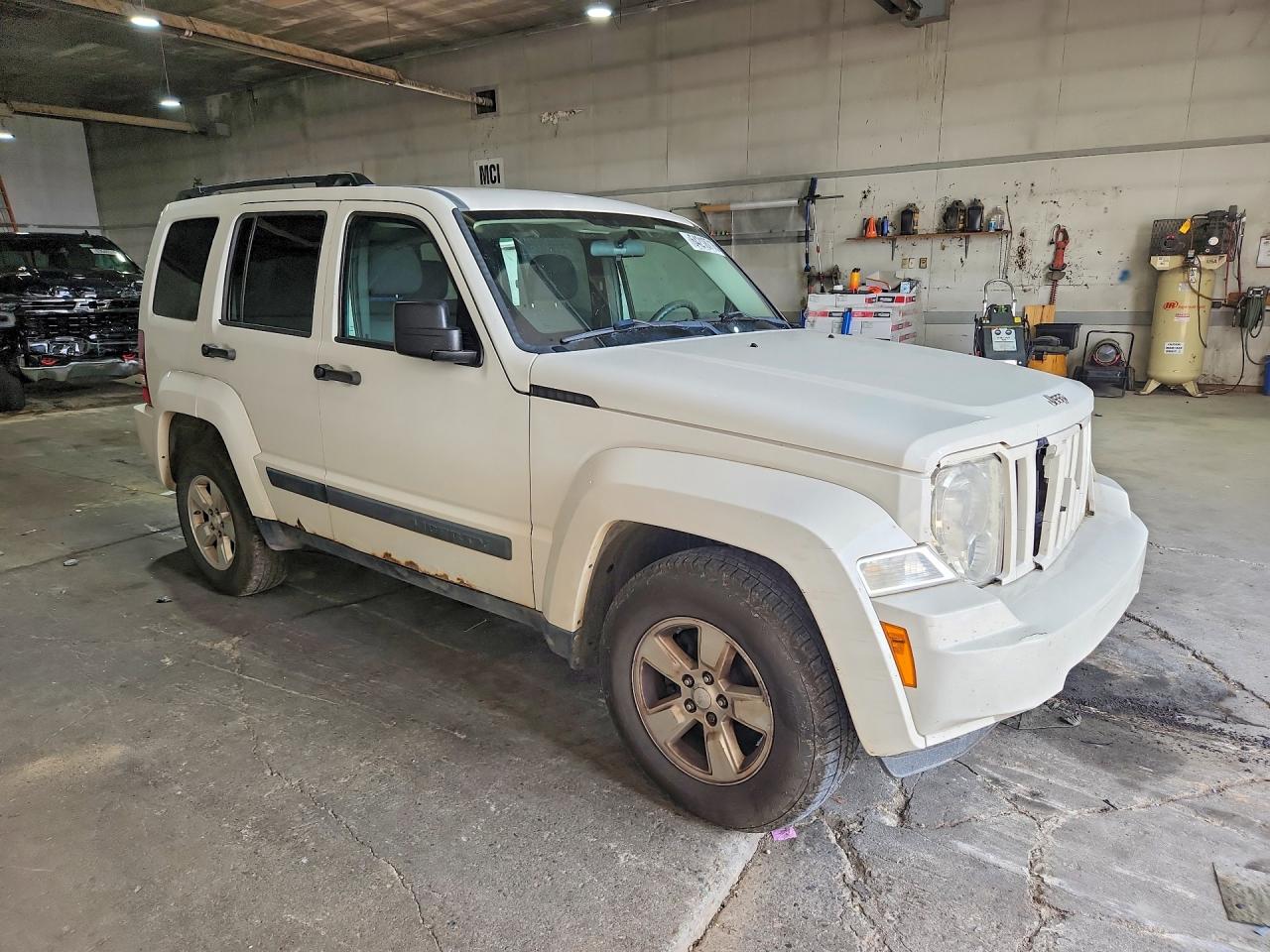 2010 Jeep Liberty Sport White vin: 1J4PN2GK6AW111583
