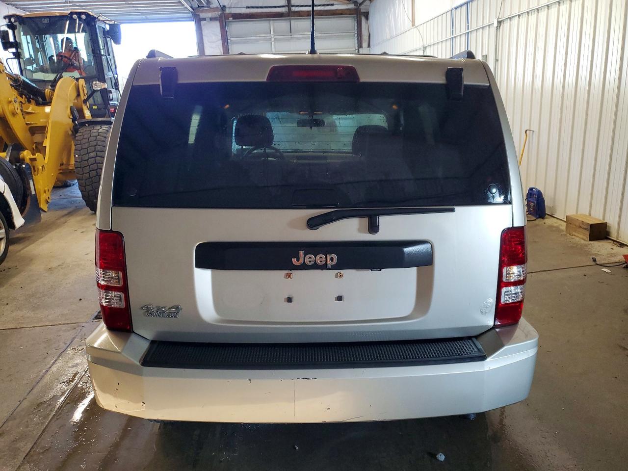 2010 Jeep Liberty Sport Beige vin: 1J4PN2GK6AW128626
