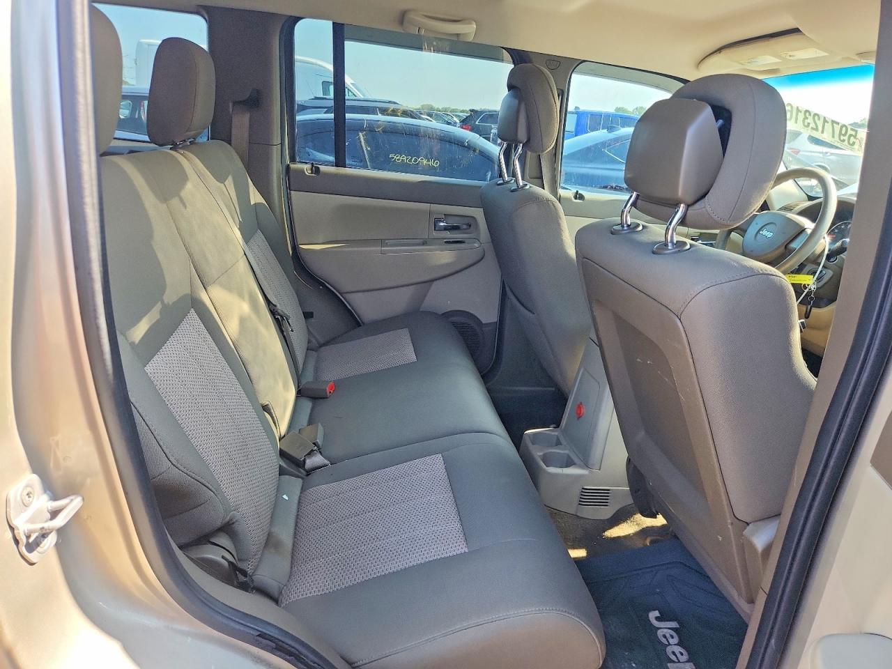 2010 Jeep Liberty Sport Tan vin: 1J4PN2GK7AW159805
