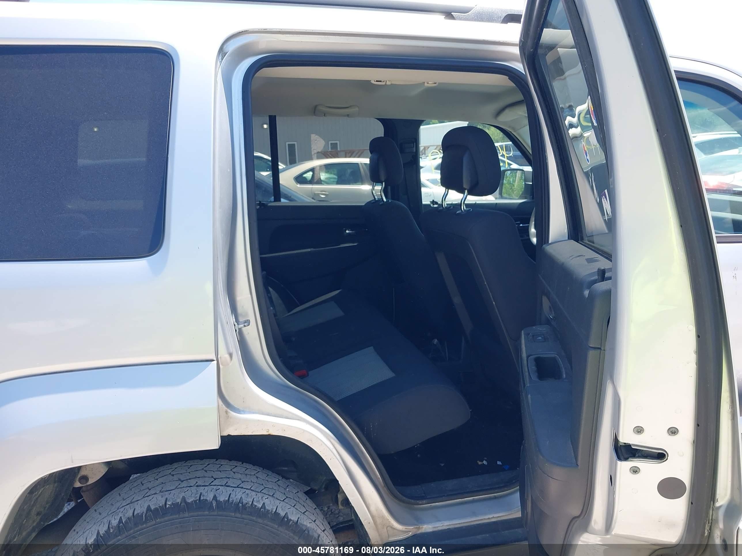 2010 Jeep Liberty Sport Silver vin: 1J4PN2GK7AW167435