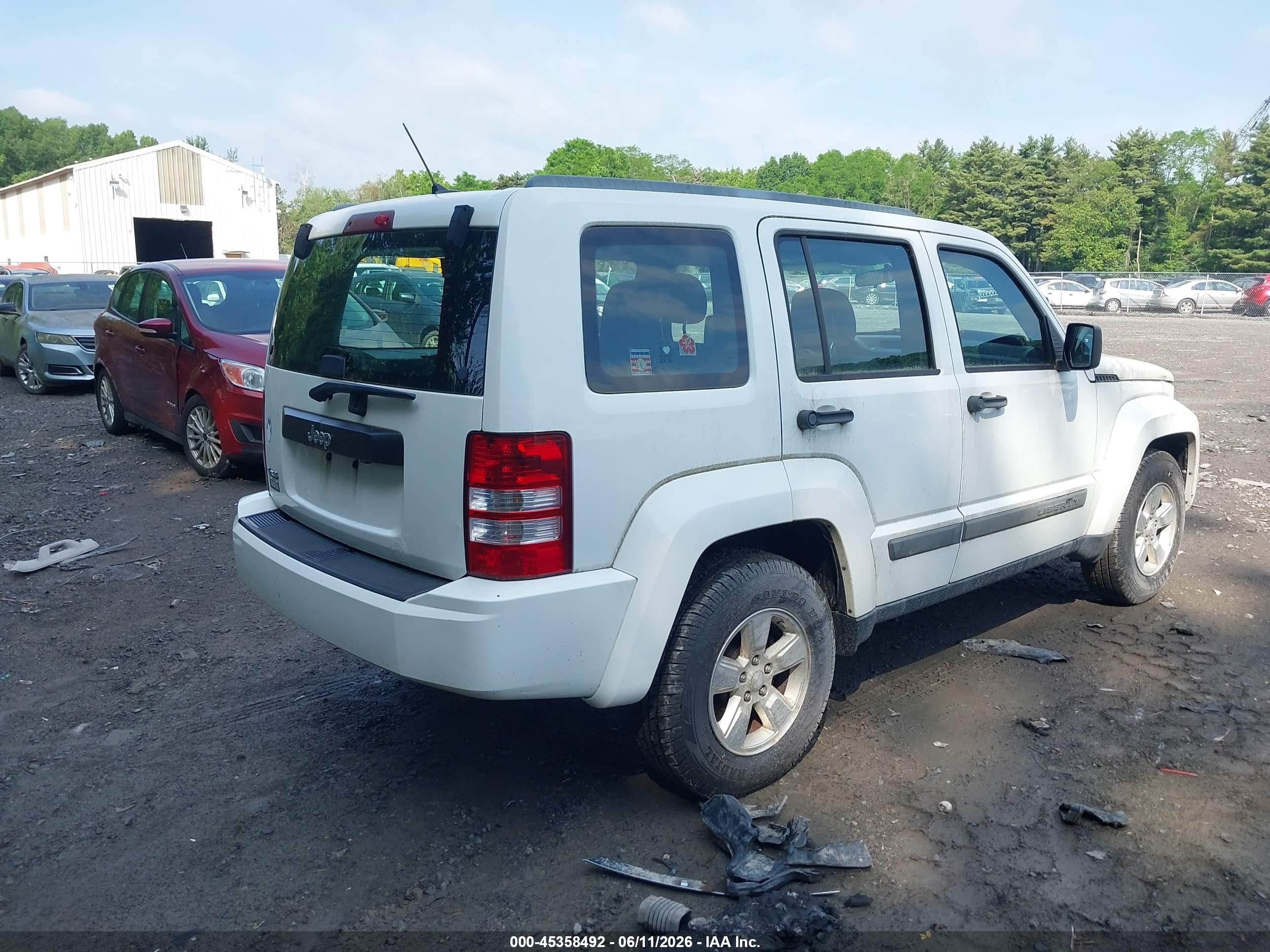 2011 Jeep Liberty Sport Белый vin: 1J4PN2GK7BW588508
