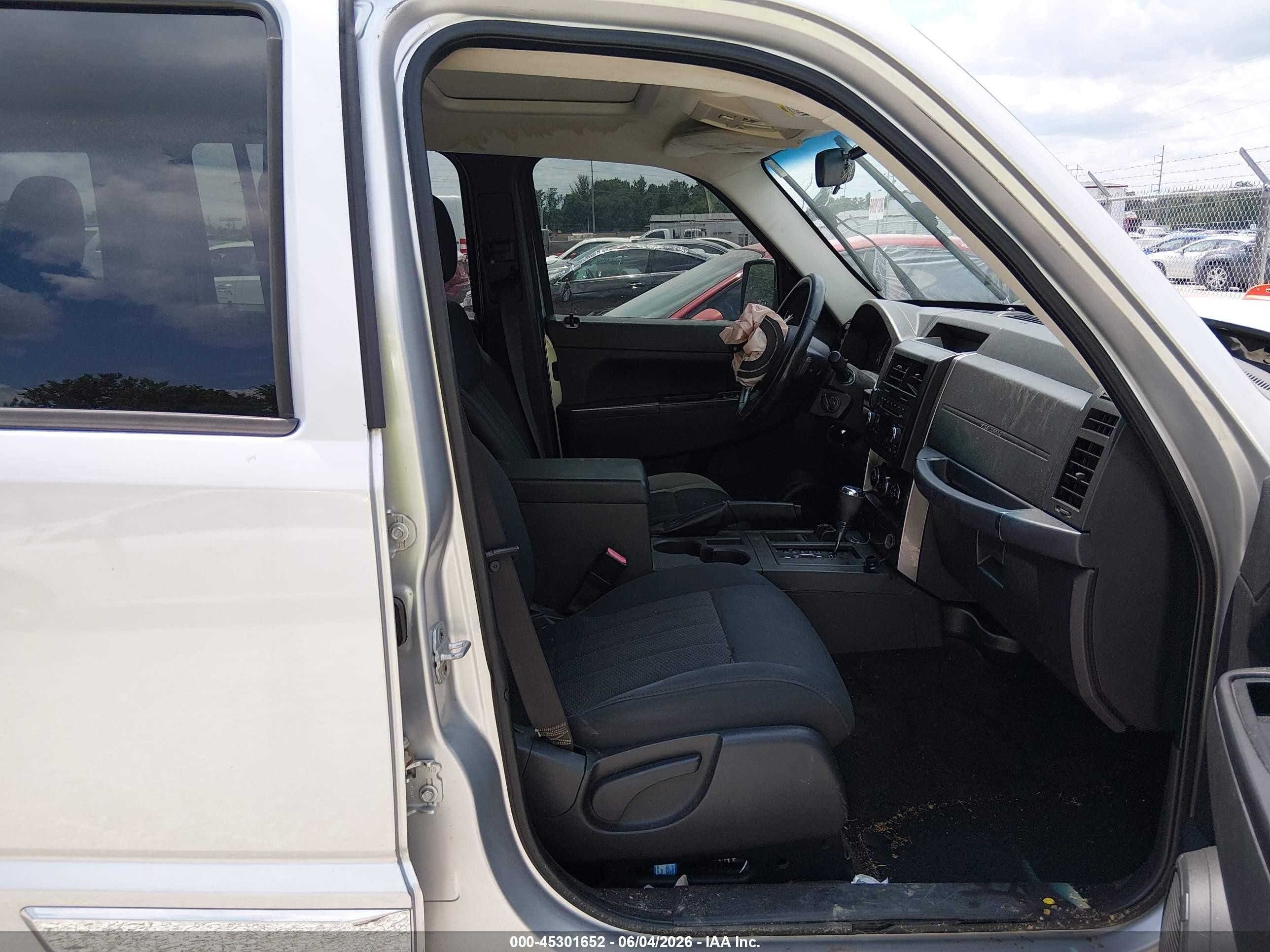 2011 Jeep Liberty Sport Silver vin: 1J4PN2GK7BW596673