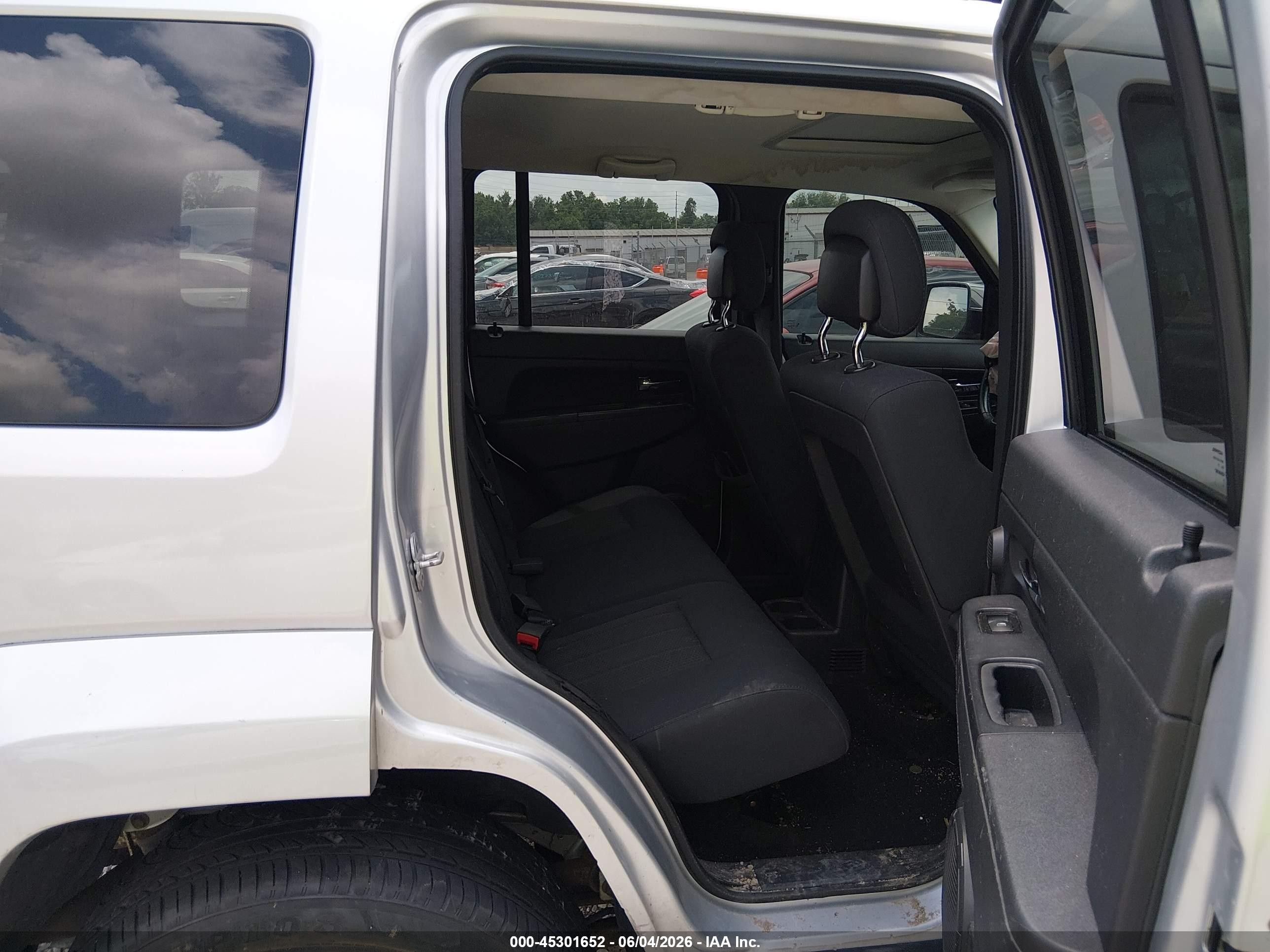 2011 Jeep Liberty Sport Silver vin: 1J4PN2GK7BW596673
