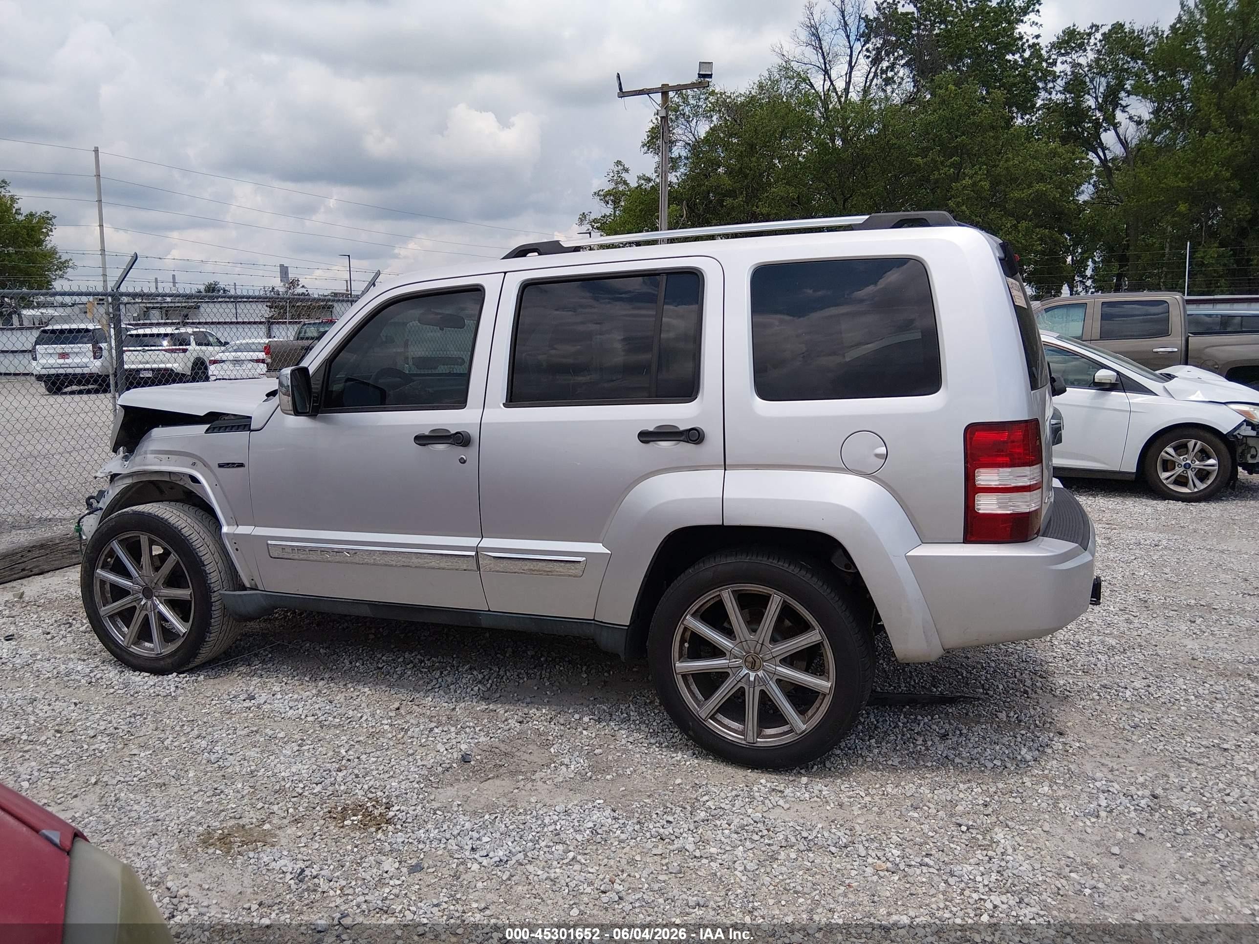 2011 Jeep Liberty Sport Silver vin: 1J4PN2GK7BW596673