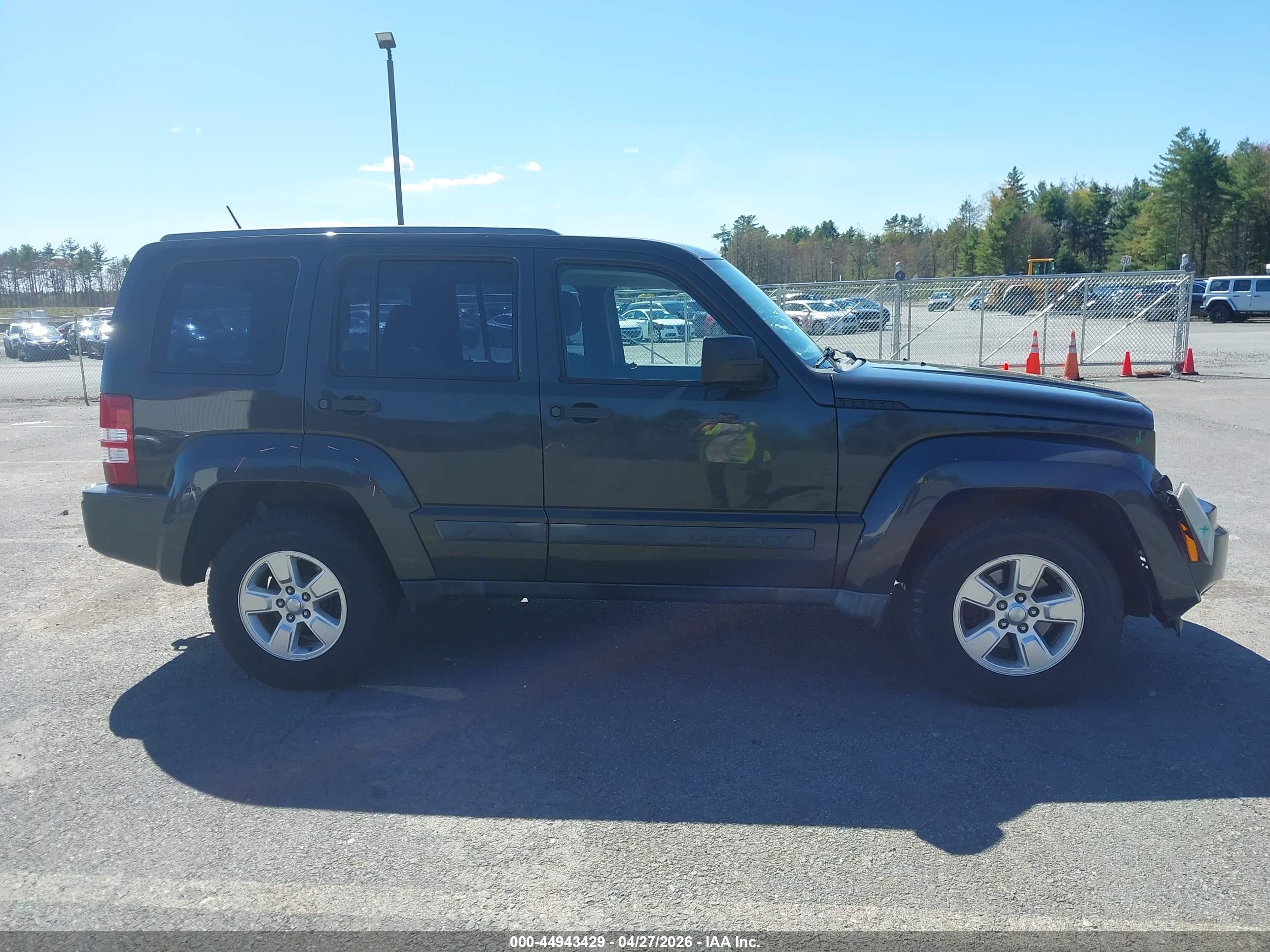 2011 Jeep Liberty Sport Gray vin: 1J4PN2GK8BW586945