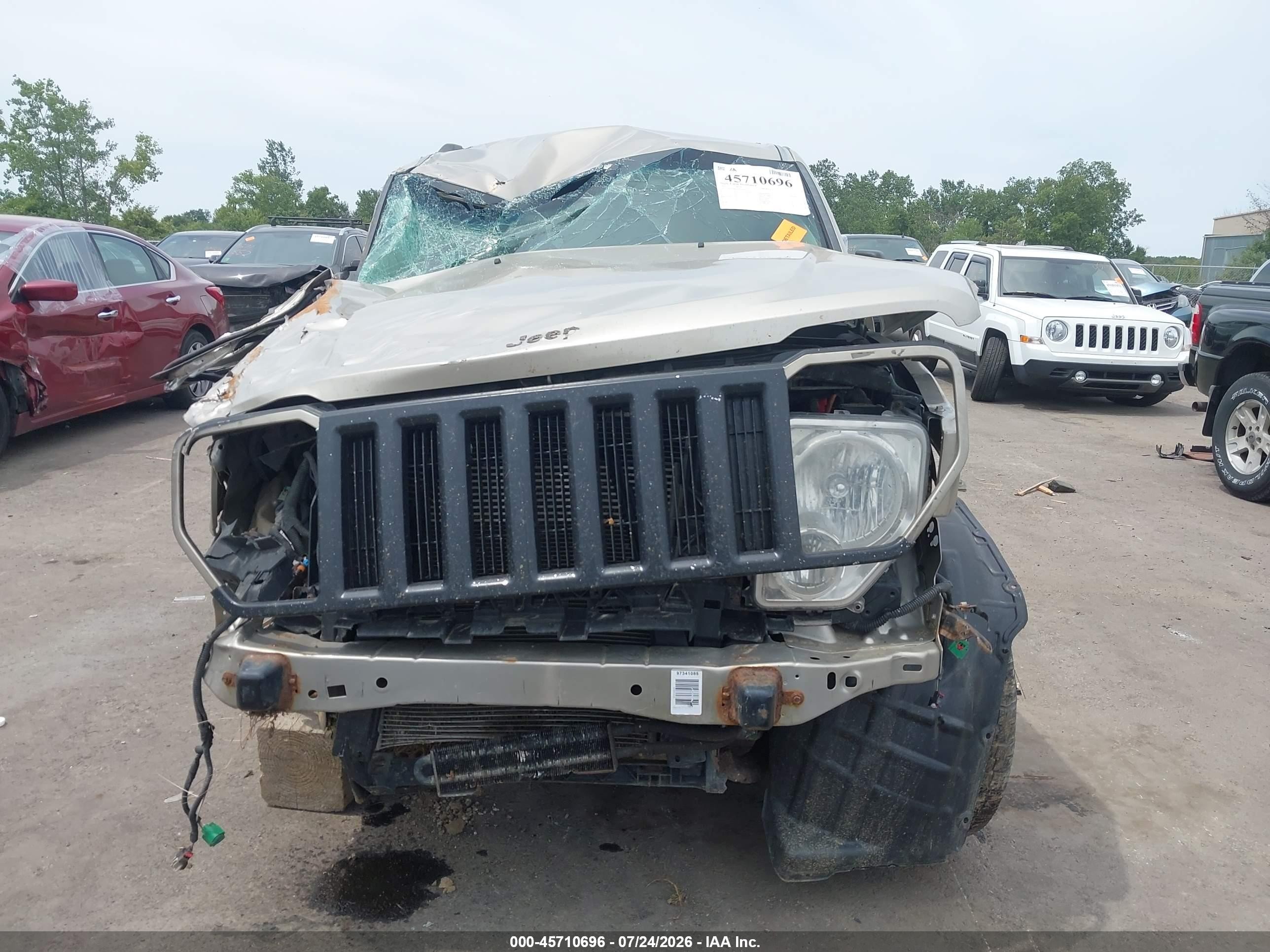 2010 Jeep Liberty Sport Золотой vin: 1J4PN2GK9AW118589