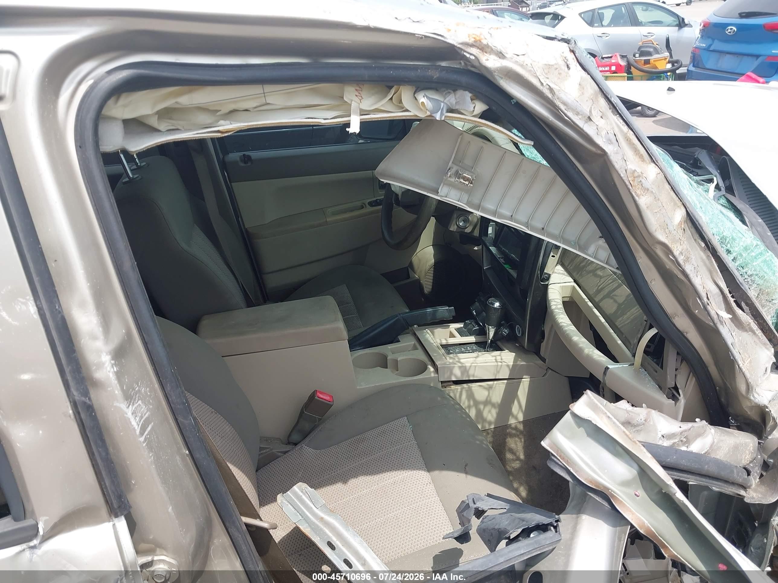 2010 Jeep Liberty Sport Золотой vin: 1J4PN2GK9AW118589