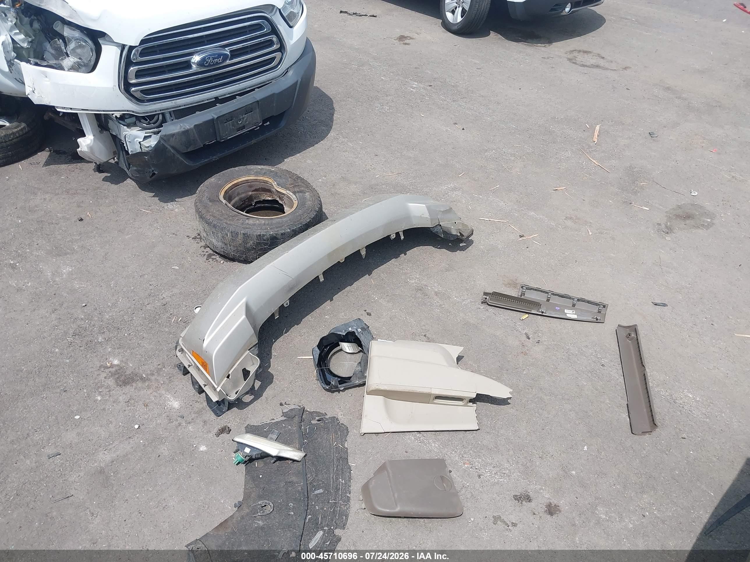 2010 Jeep Liberty Sport Золотой vin: 1J4PN2GK9AW118589