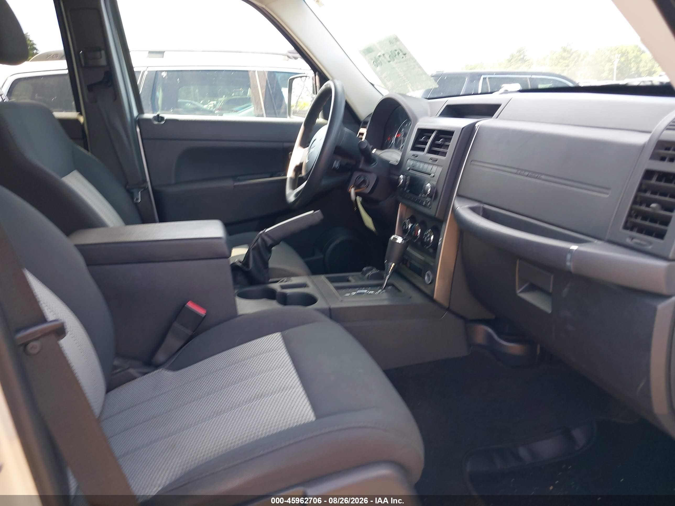 2010 Jeep Liberty Sport Серебряный vin: 1J4PN2GK9AW163077