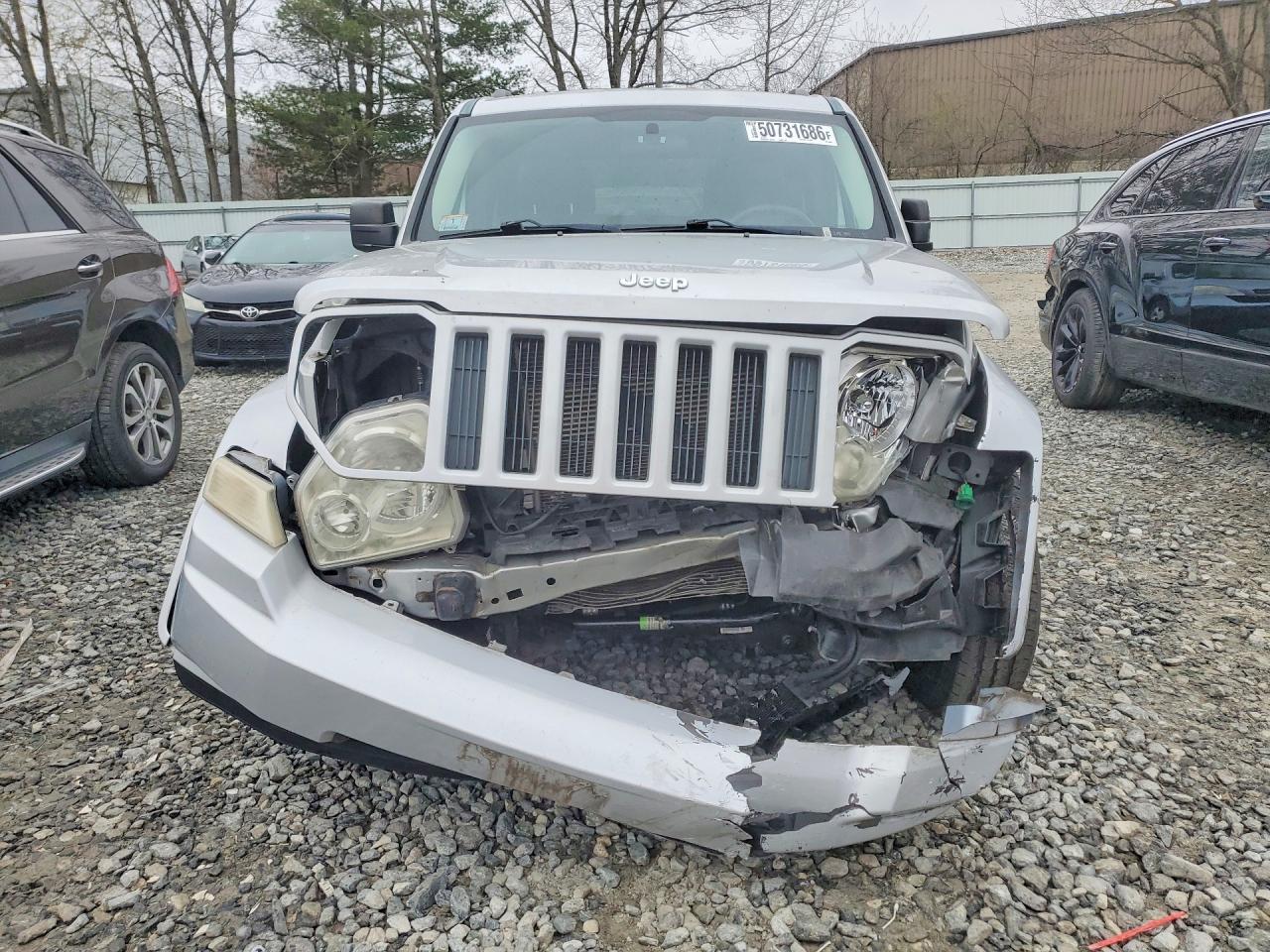 2011 Jeep Liberty Sport Silver vin: 1J4PN2GK9BW558619