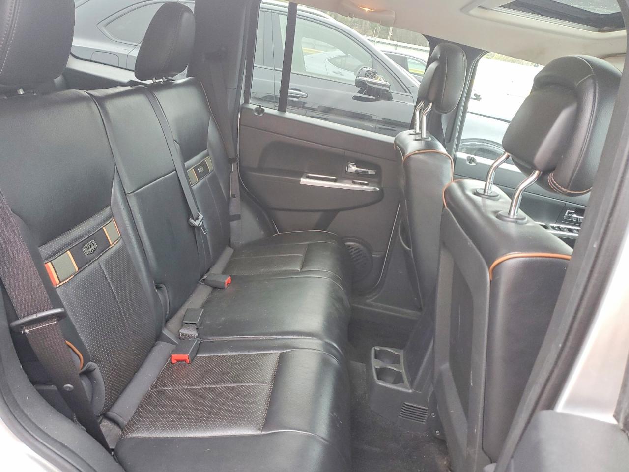 2011 Jeep Liberty Sport Silver vin: 1J4PN2GK9BW558619