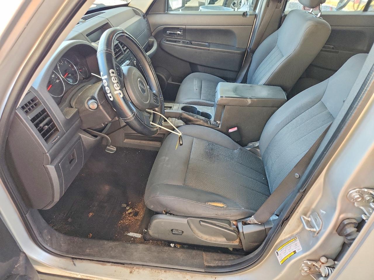 2011 Jeep Liberty Sport Silver vin: 1J4PN2GK9BW567577