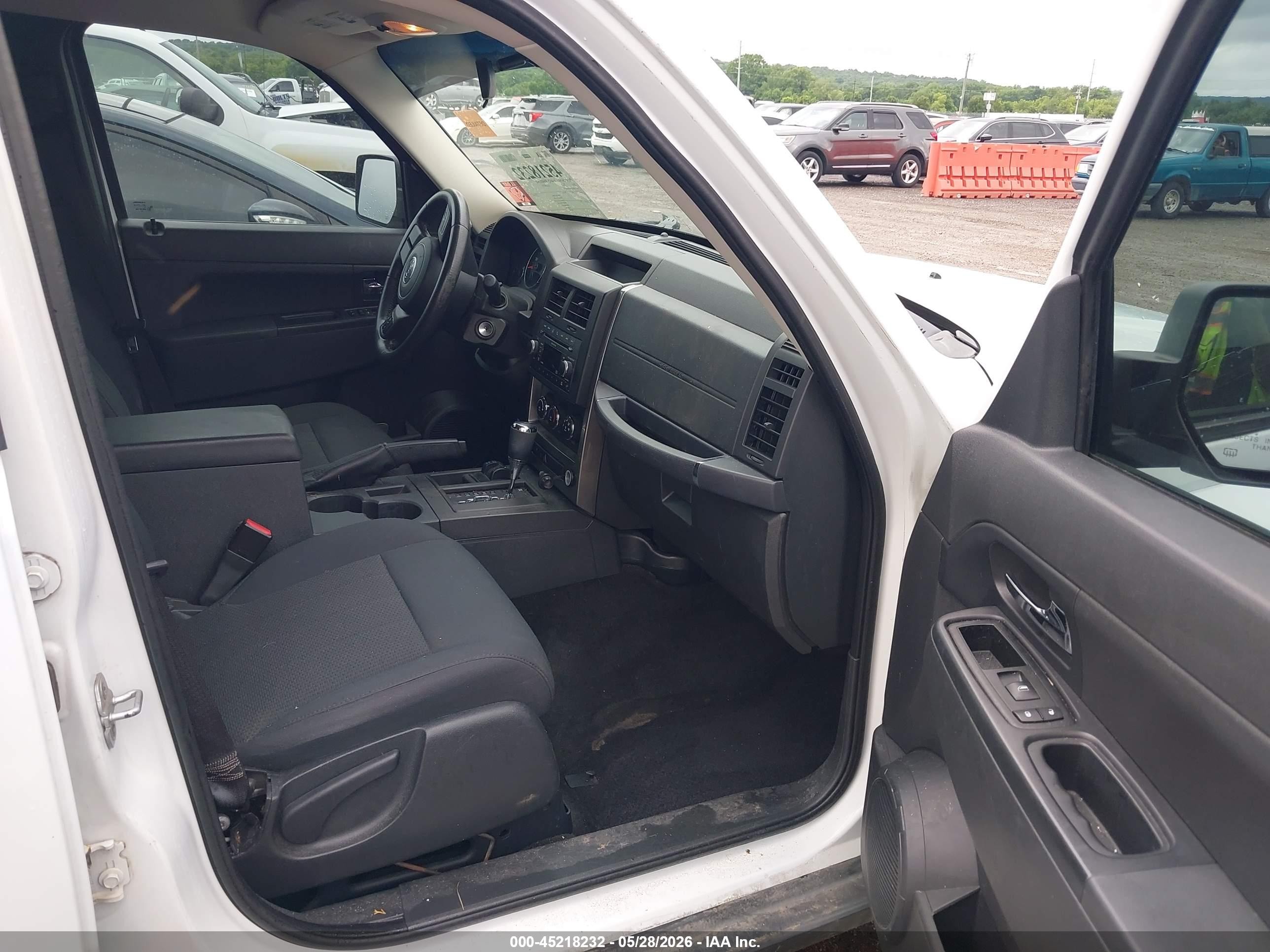 2011 Jeep Liberty Sport White vin: 1J4PN2GK9BW587957