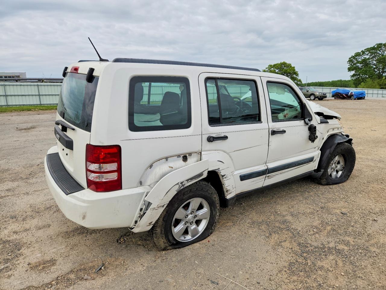2010 Jeep Liberty Sport White vin: 1J4PN2GKXAW115152