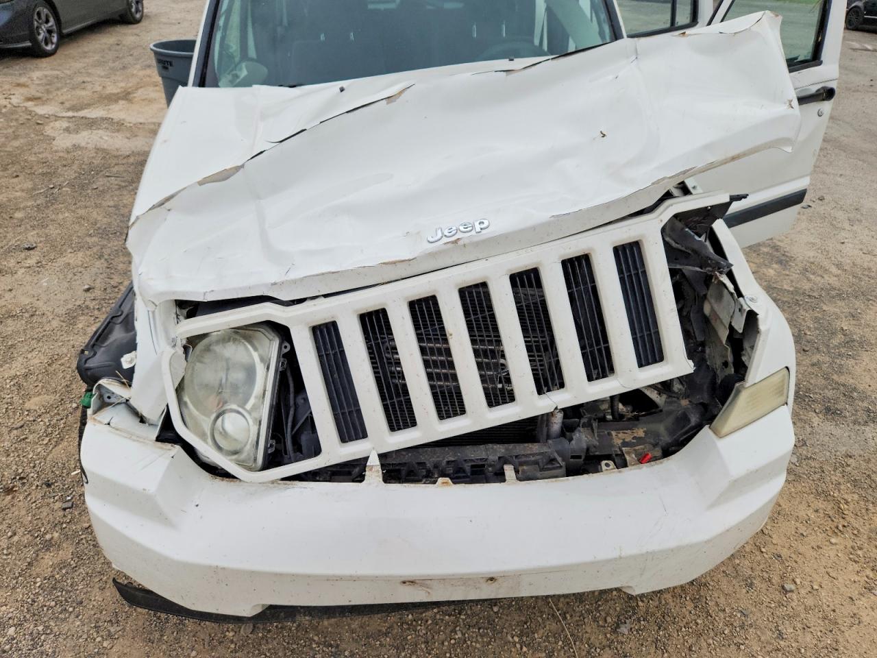 2010 Jeep Liberty Sport White vin: 1J4PN2GKXAW115152