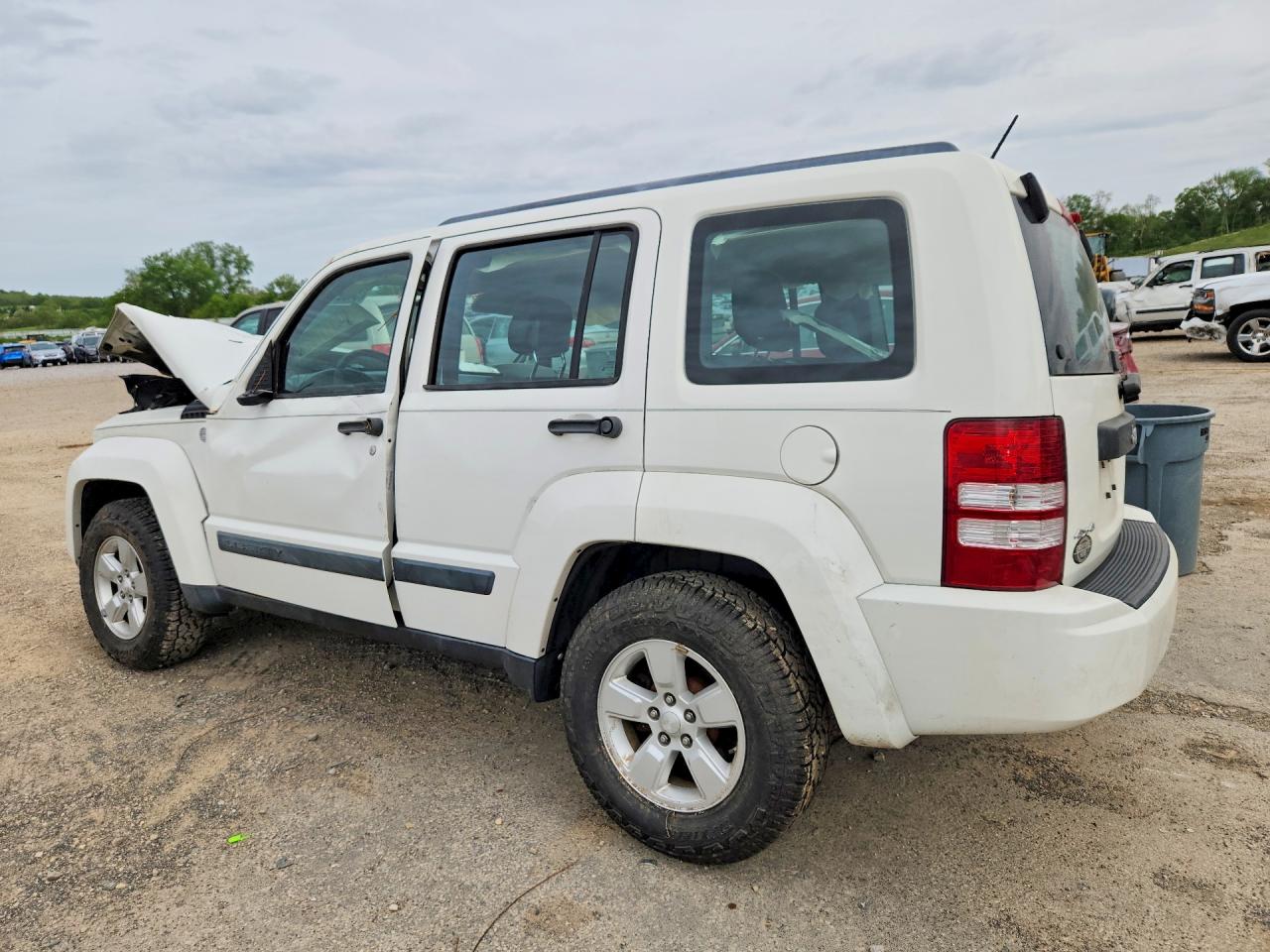 2010 Jeep Liberty Sport White vin: 1J4PN2GKXAW115152