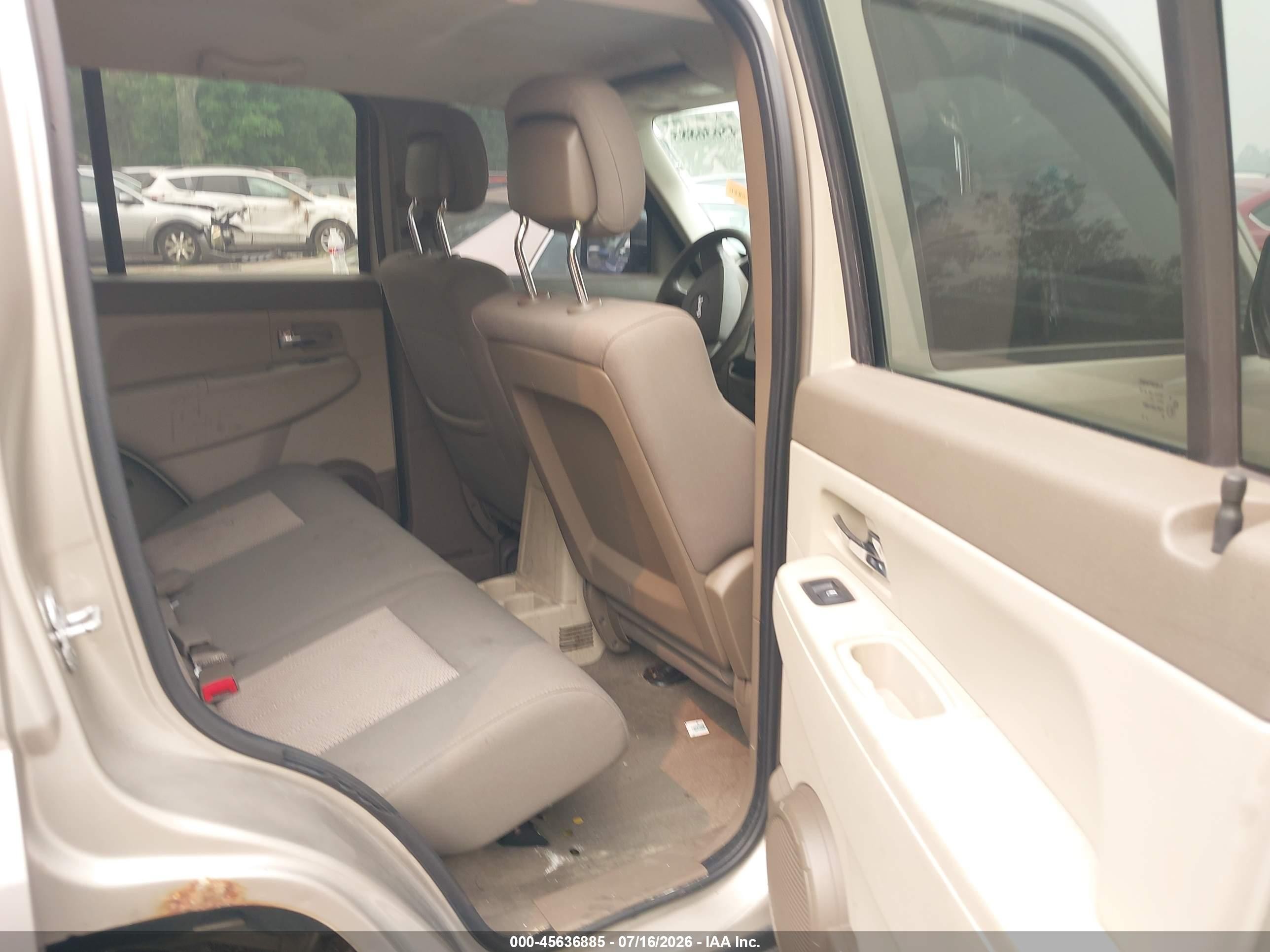 2010 Jeep Liberty Sport Beige vin: 1J4PN2GKXAW167381