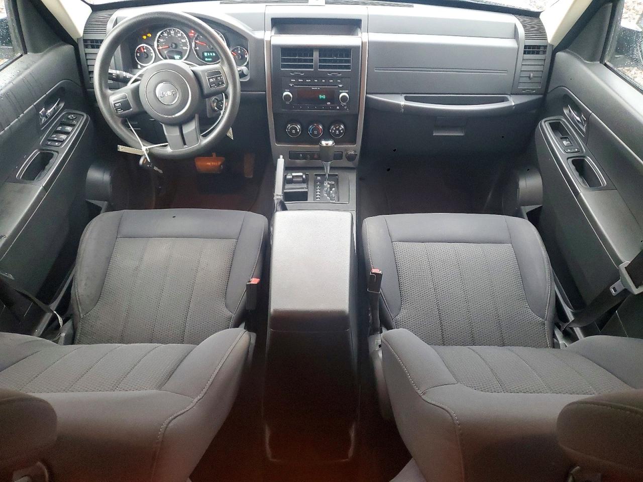 2011 Jeep Liberty Sport Серебряный vin: 1J4PN2GKXBW501734