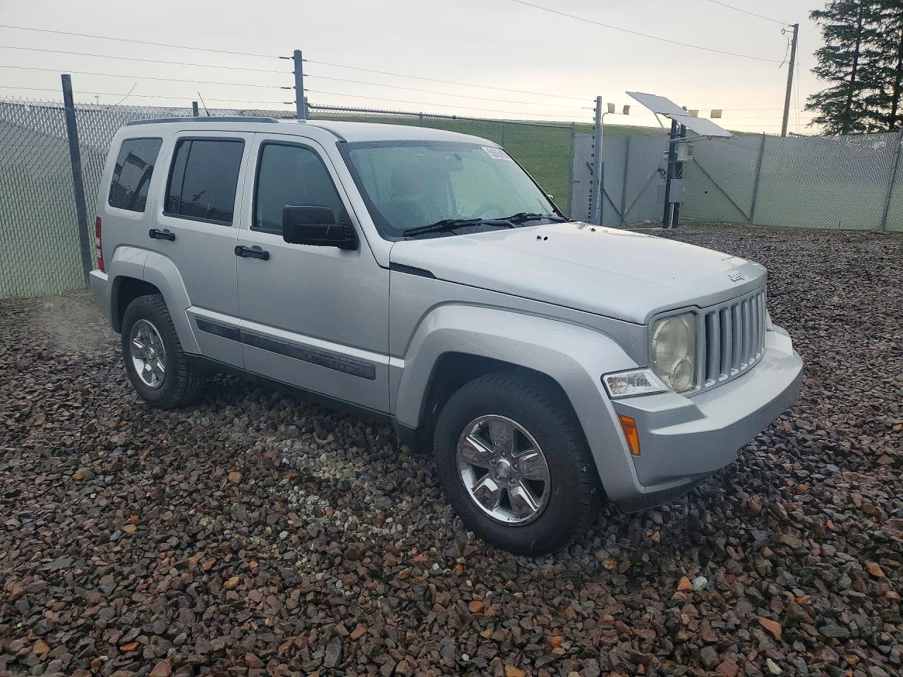 2011 Jeep Liberty Sport Серебряный vin: 1J4PN2GKXBW501734