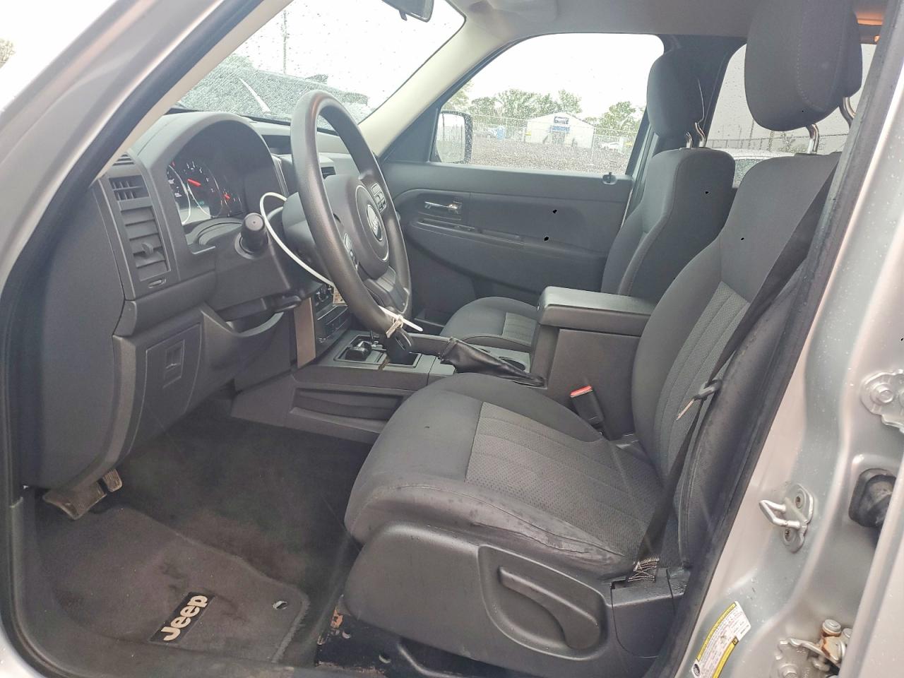 2011 Jeep Liberty Sport Серебряный vin: 1J4PN2GKXBW501734