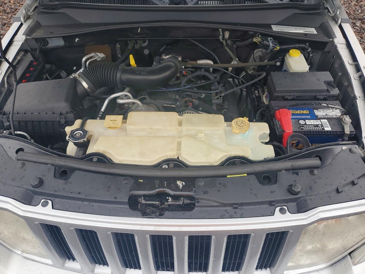 2011 Jeep Liberty Sport Серебряный vin: 1J4PN2GKXBW501734