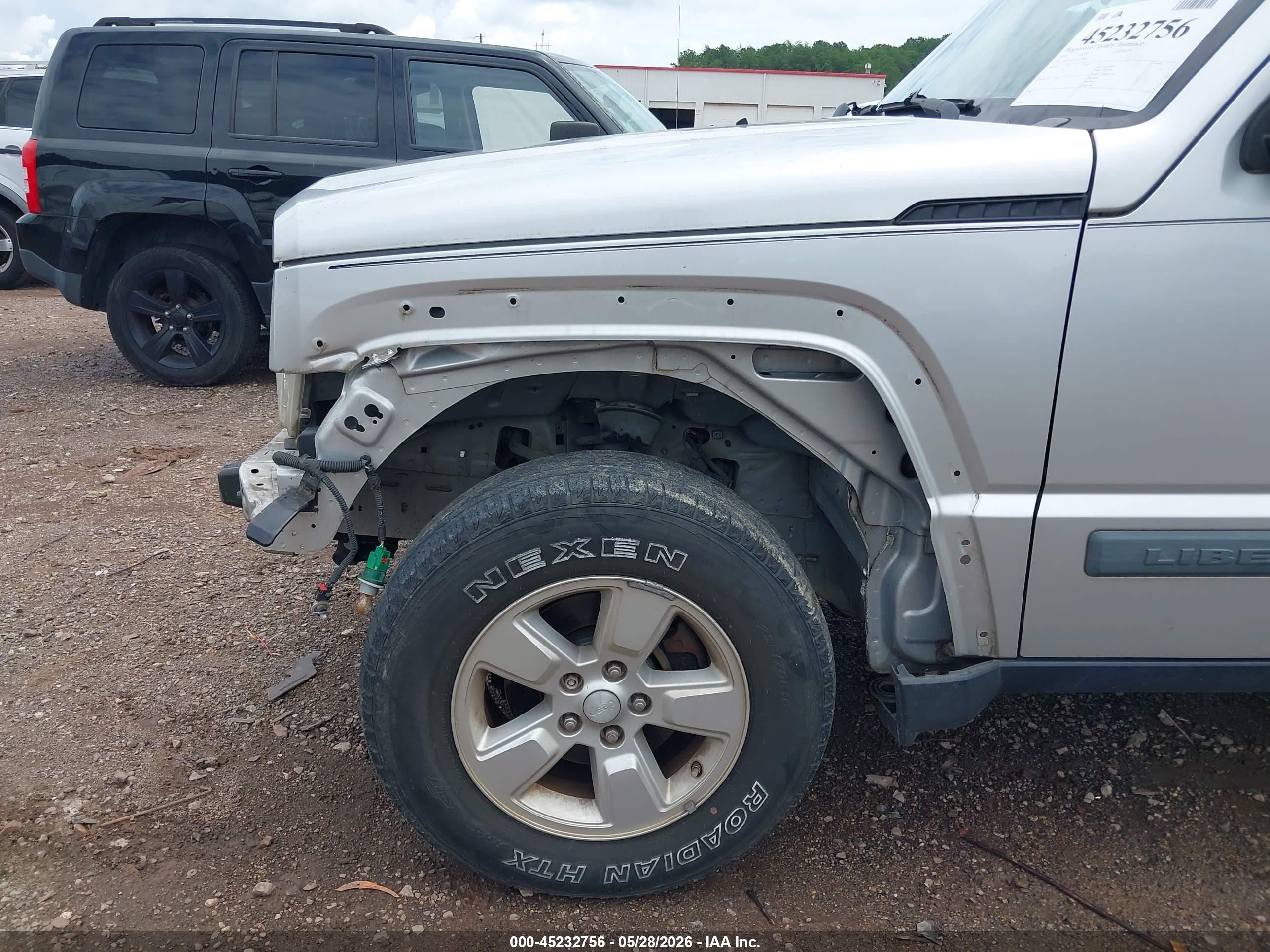 2010 Jeep Liberty Sport Silver vin: 1J4PP2GK0AW117647