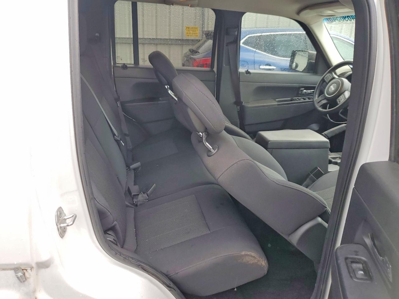 2011 Jeep Liberty Sport Белый vin: 1J4PP2GK0BW569664