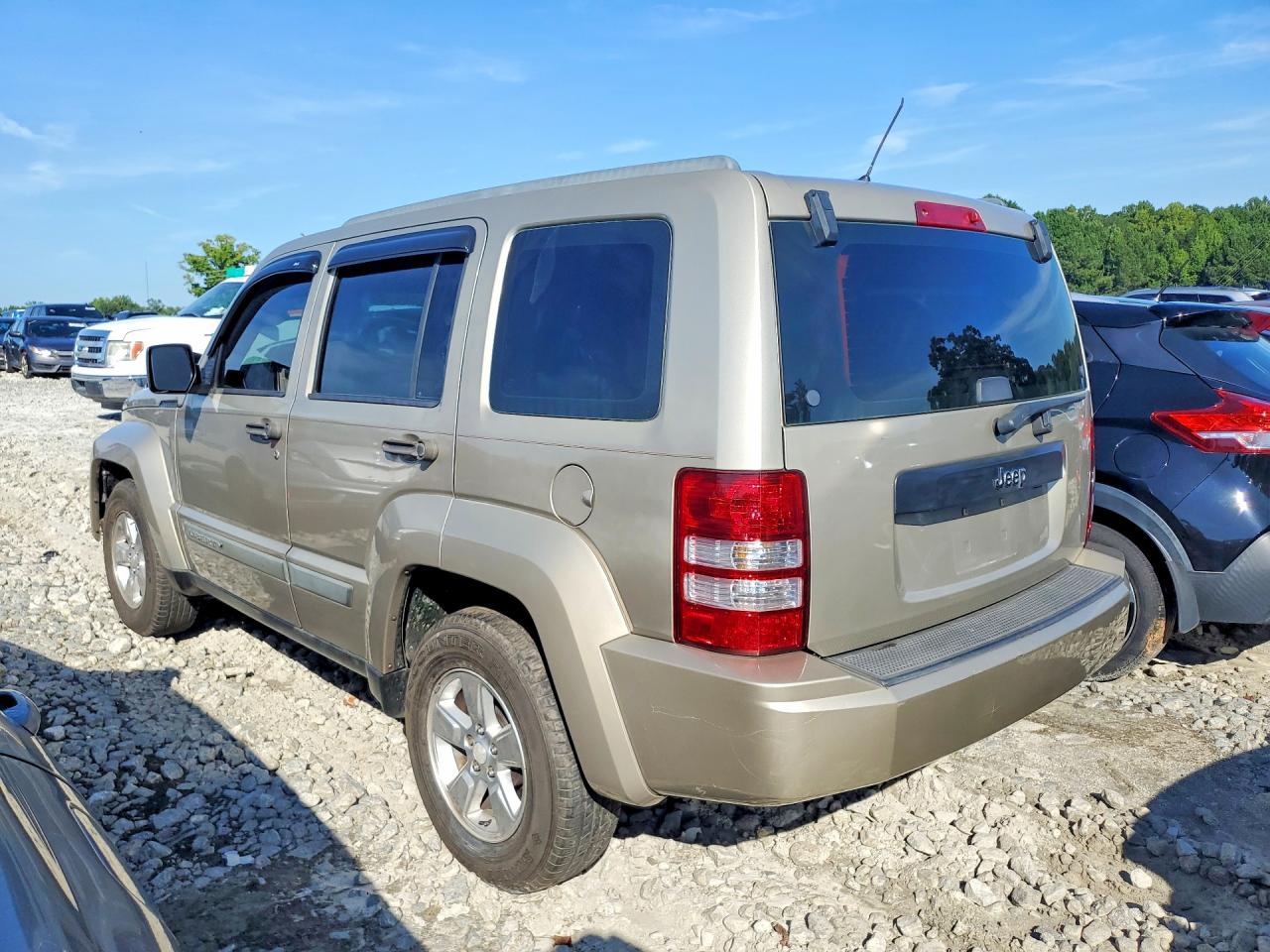 2010 Jeep Liberty Sport Beige vin: 1J4PP2GK1AW132738