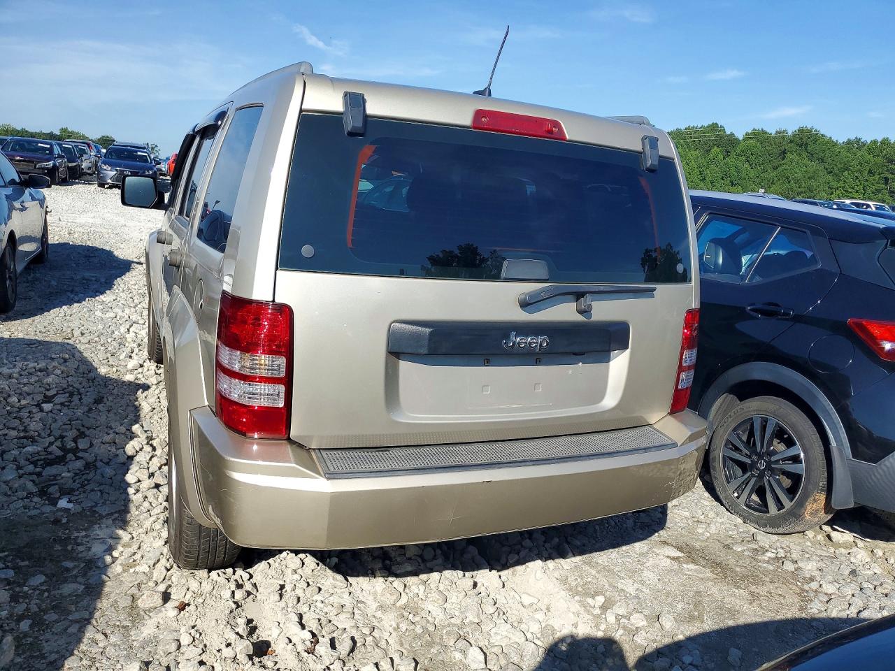 2010 Jeep Liberty Sport Beige vin: 1J4PP2GK1AW132738
