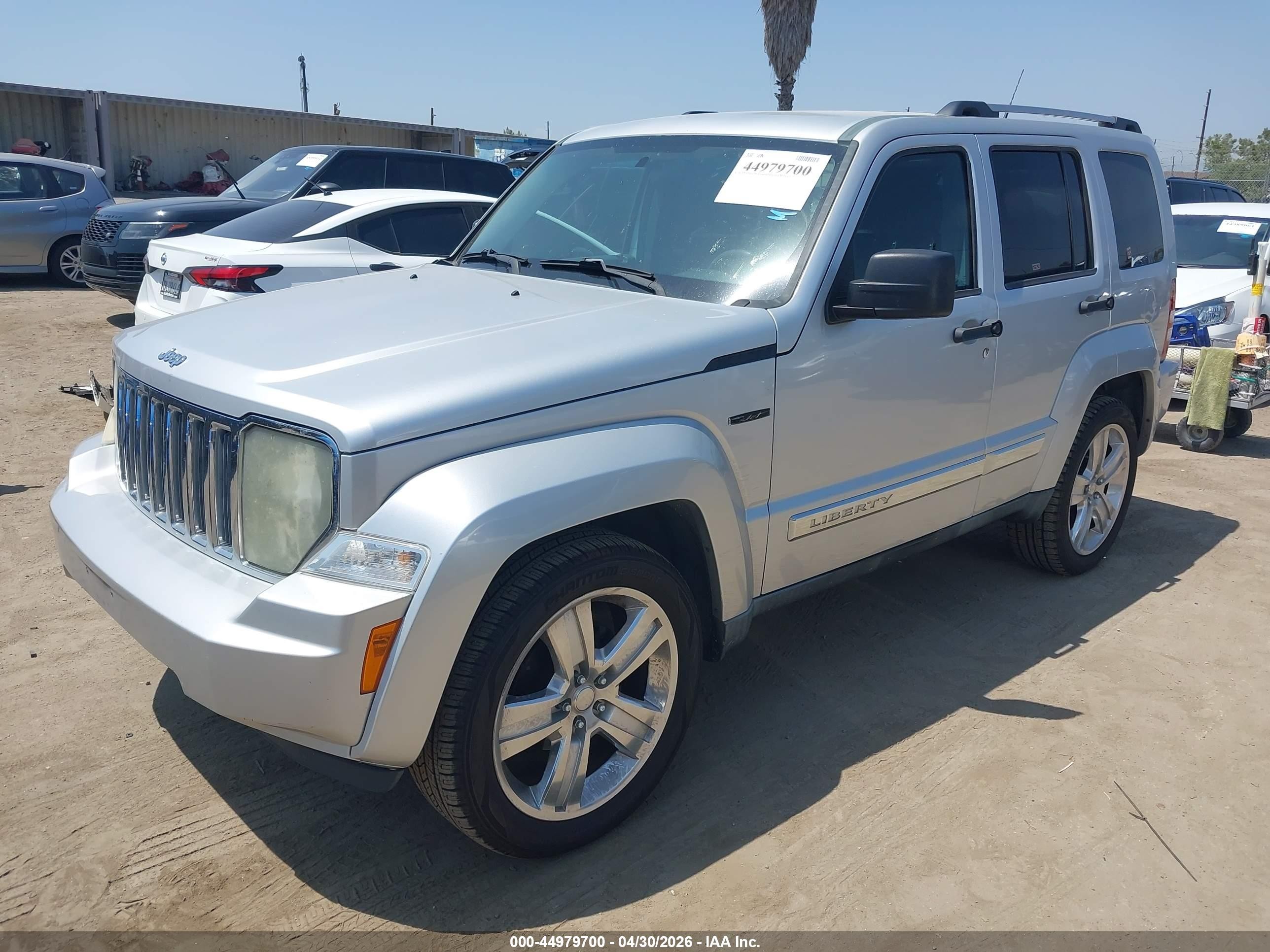 2011 Jeep Liberty Sport Серебряный vin: 1J4PP2GK1BW560665
