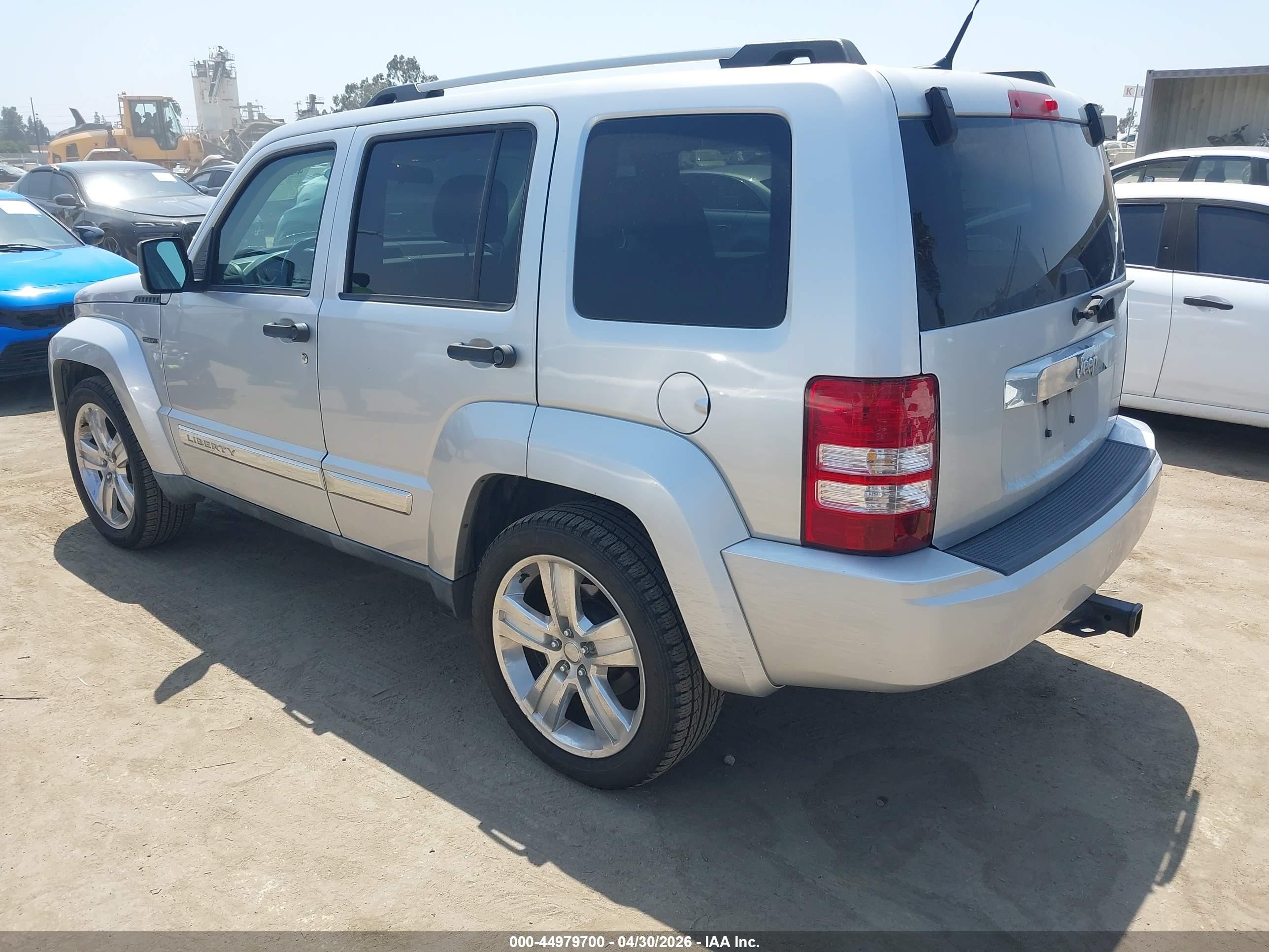 2011 Jeep Liberty Sport Серебряный vin: 1J4PP2GK1BW560665