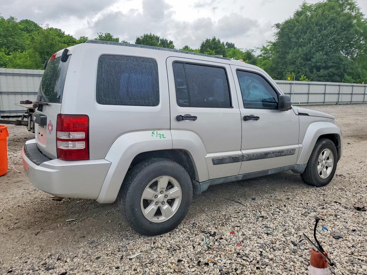2011 Jeep Liberty Sport Silver vin: 1J4PP2GK3BW509698
