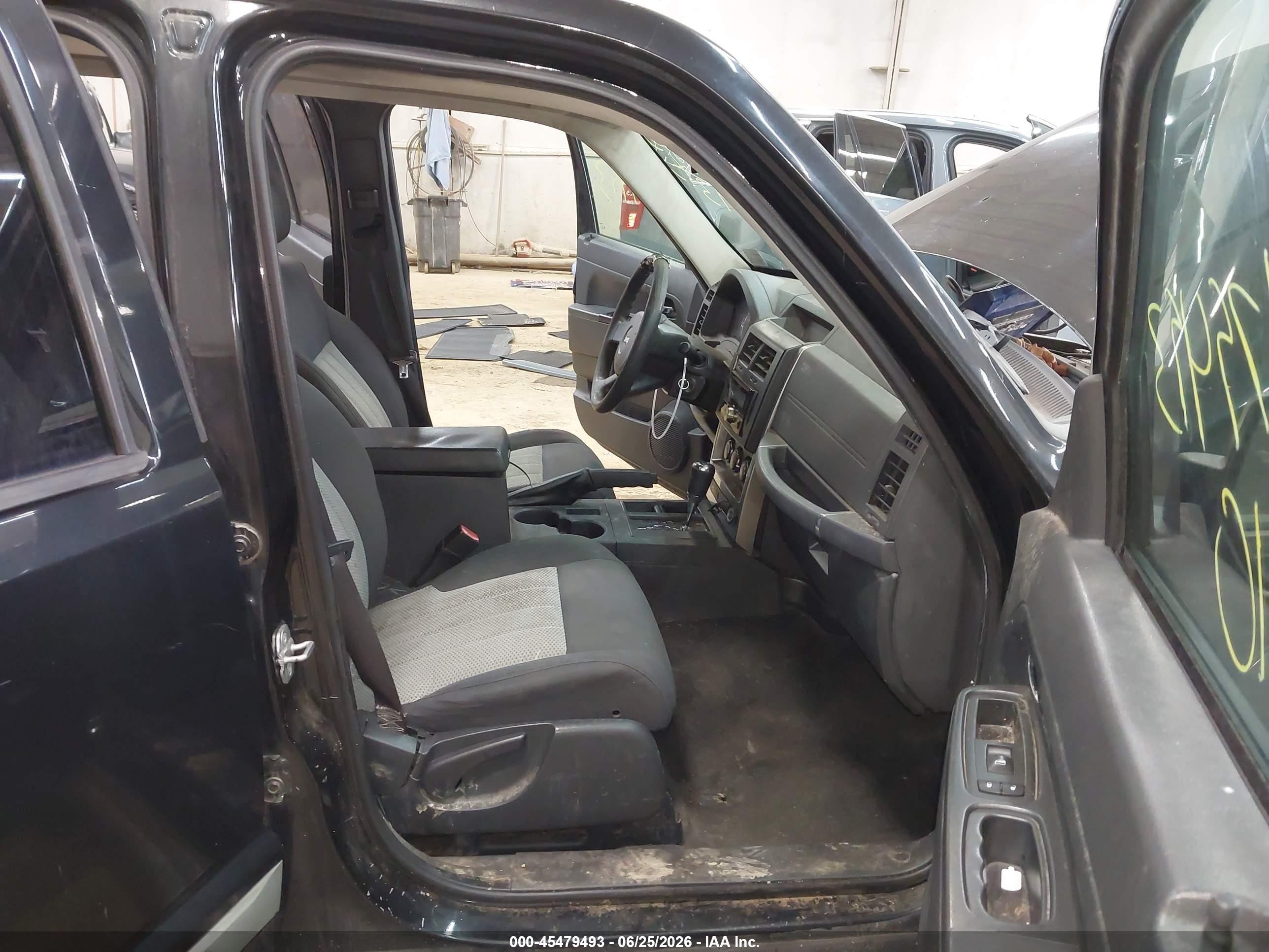 2010 Jeep Liberty Sport Черный vin: 1J4PP2GK4AW148044