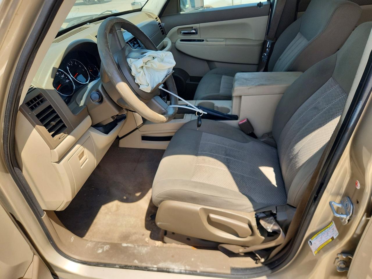 2010 Jeep Liberty Sport Tan vin: 1J4PP2GK5AW112301