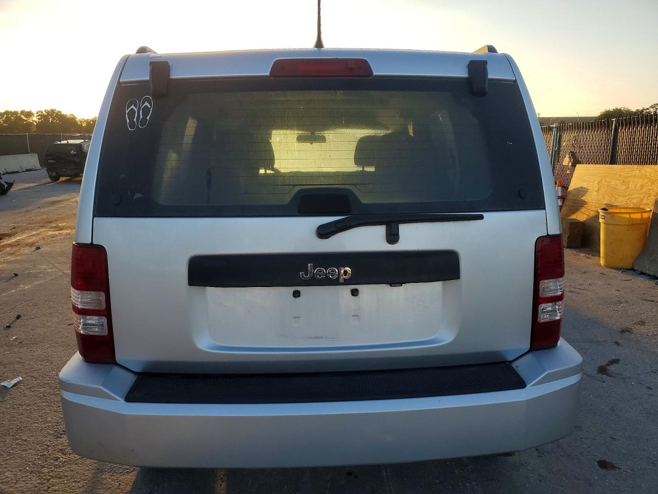 2011 Jeep Liberty Sport Silver vin: 1J4PP2GK5BW594821
