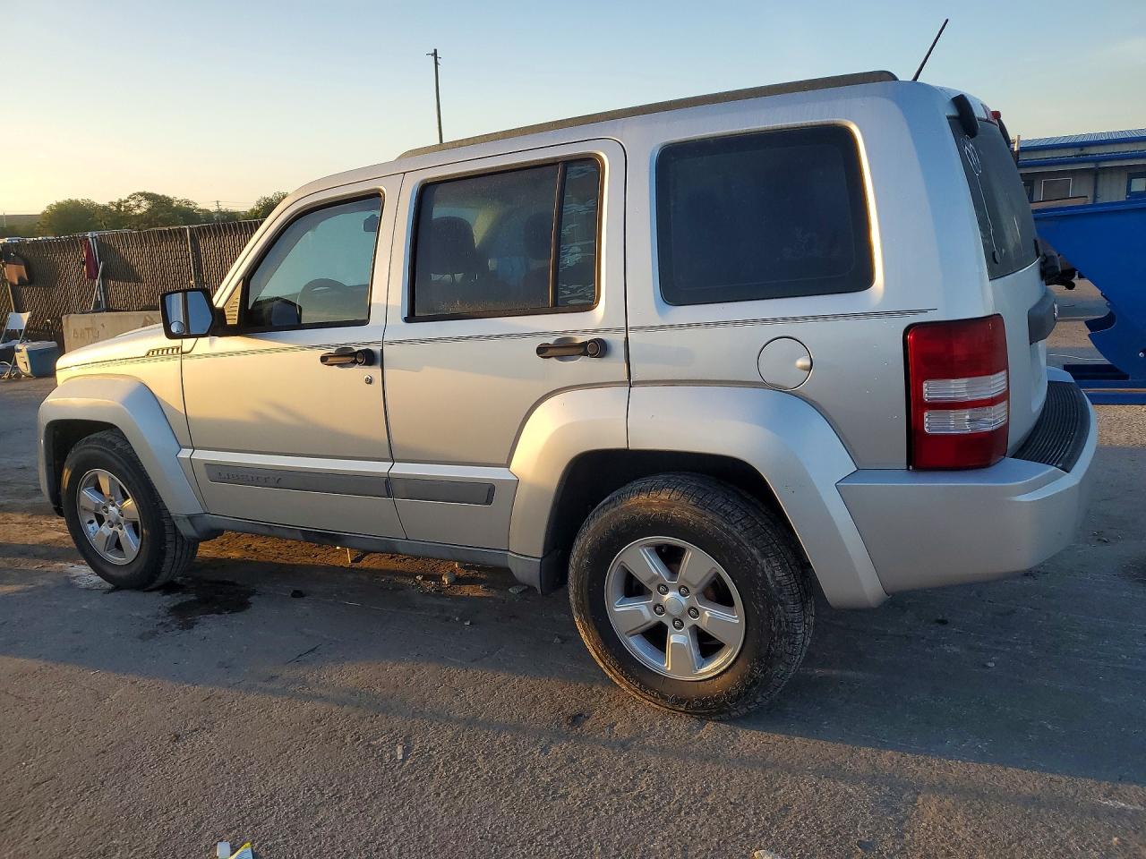 2011 Jeep Liberty Sport Silver vin: 1J4PP2GK5BW594821