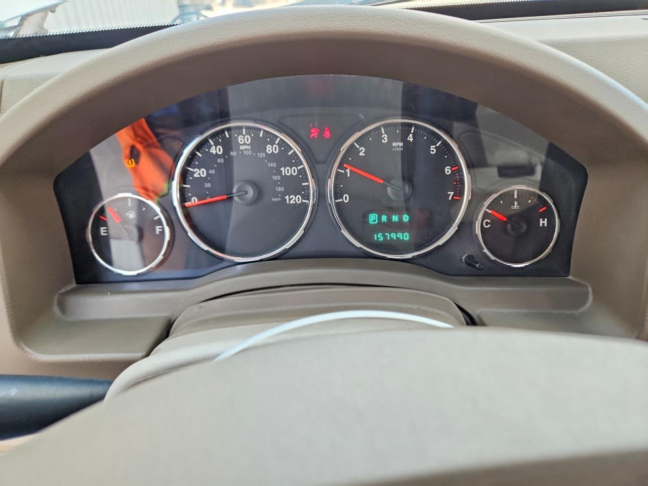 2010 Jeep Liberty Sport White vin: 1J4PP2GK6AW106376