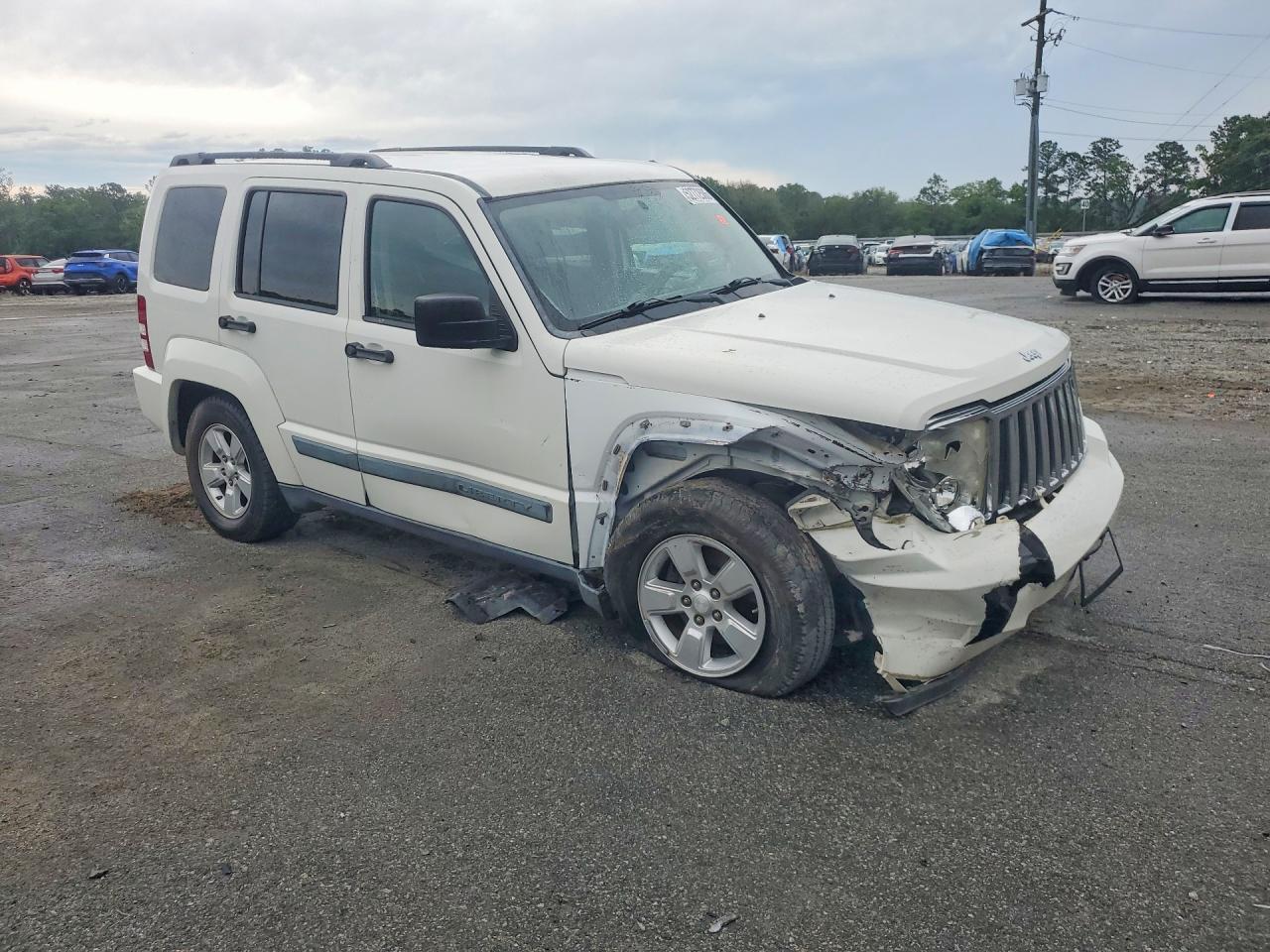 2010 Jeep Liberty Sport White vin: 1J4PP2GK6AW117605