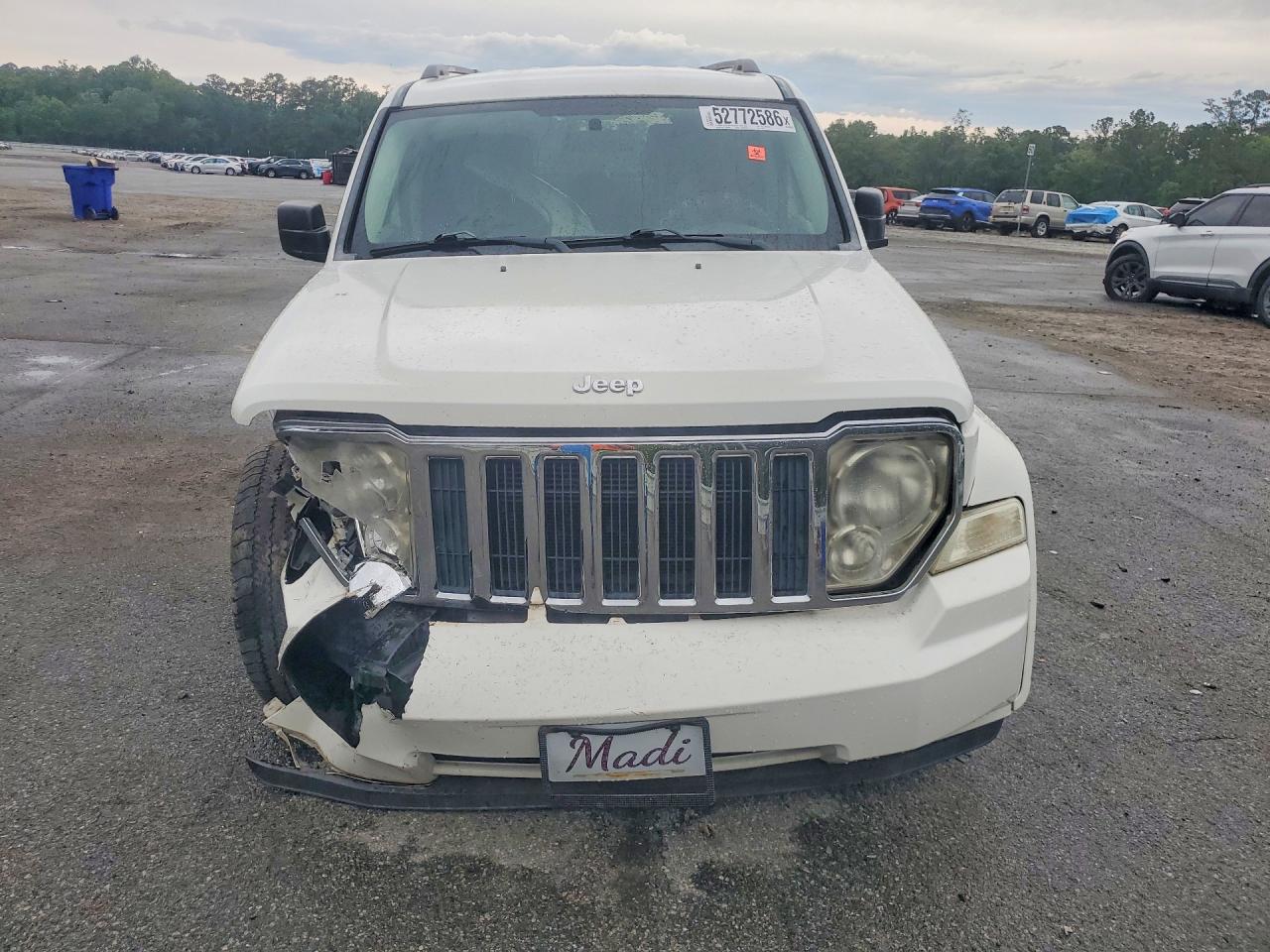 2010 Jeep Liberty Sport White vin: 1J4PP2GK6AW117605